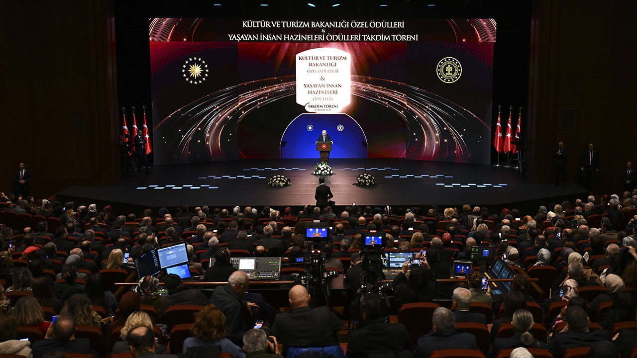 Erdoğan Cem Karaca ve Barış Manço'yu hatırlattı! 'Batı'dan çok Batıcı zihniyet'i yerden yere vurdu - 6. Resim