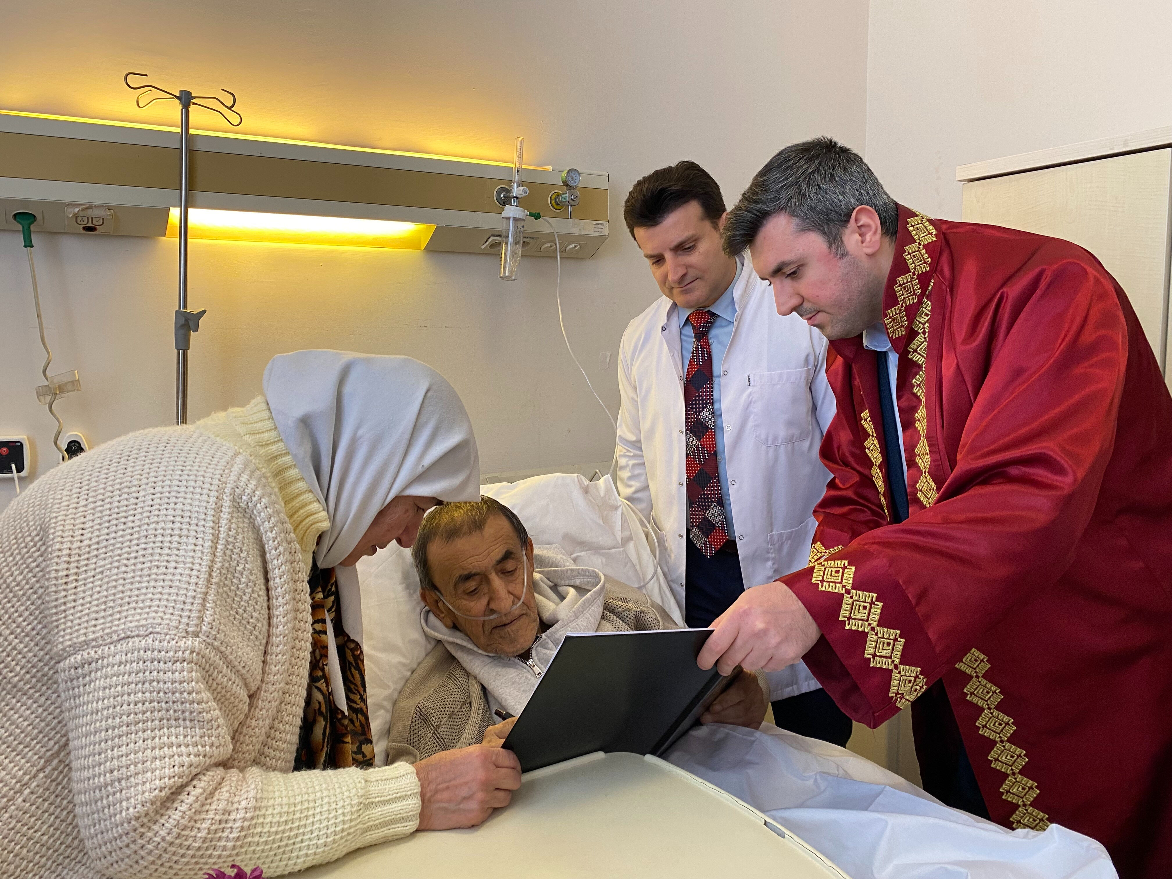 Filmleri aratmayan olay! Hastanede kıyılan ikinci nikaha gelin damga vurdu! Akıllara aynı soru geldi - 2. Resim