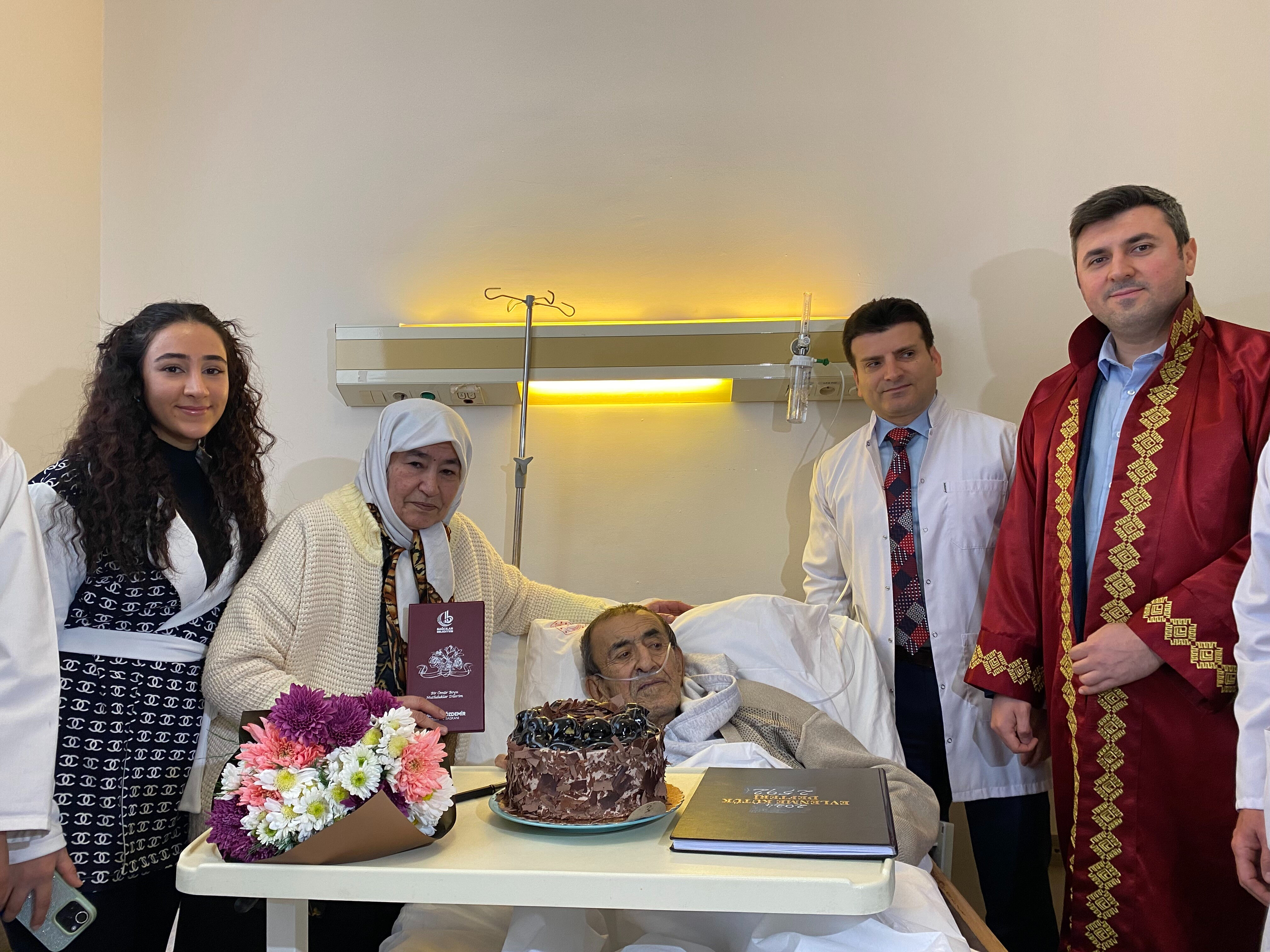 Filmleri aratmayan olay! Hastanede kıyılan ikinci nikaha gelin damga vurdu! Akıllara aynı soru geldi - 4. Resim