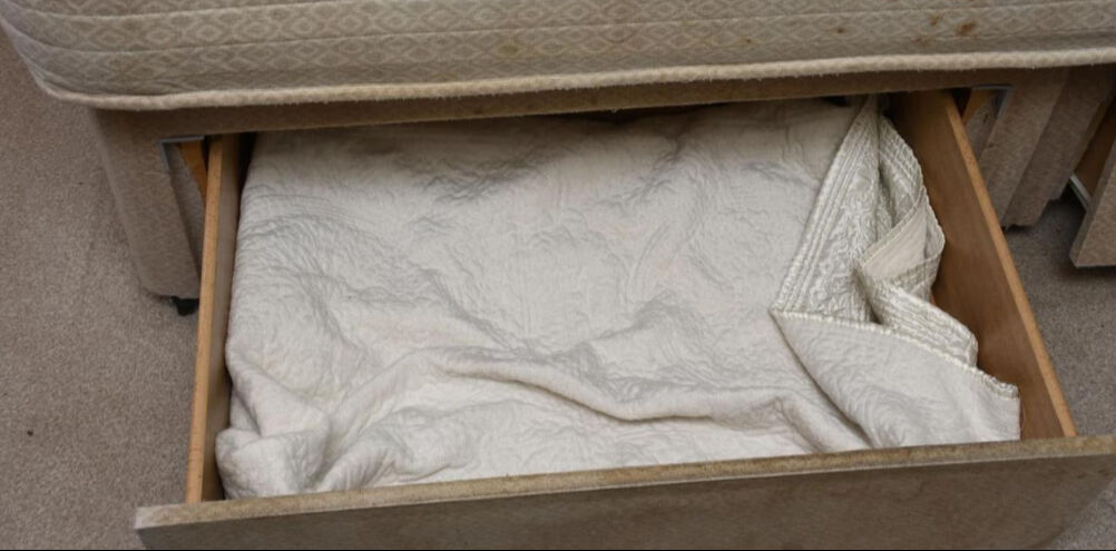 İngiltere'de bir kadın 3 yaşındaki çocuğunu çekmeceye kilitledi! Cezası belli oldu - 1. Resim