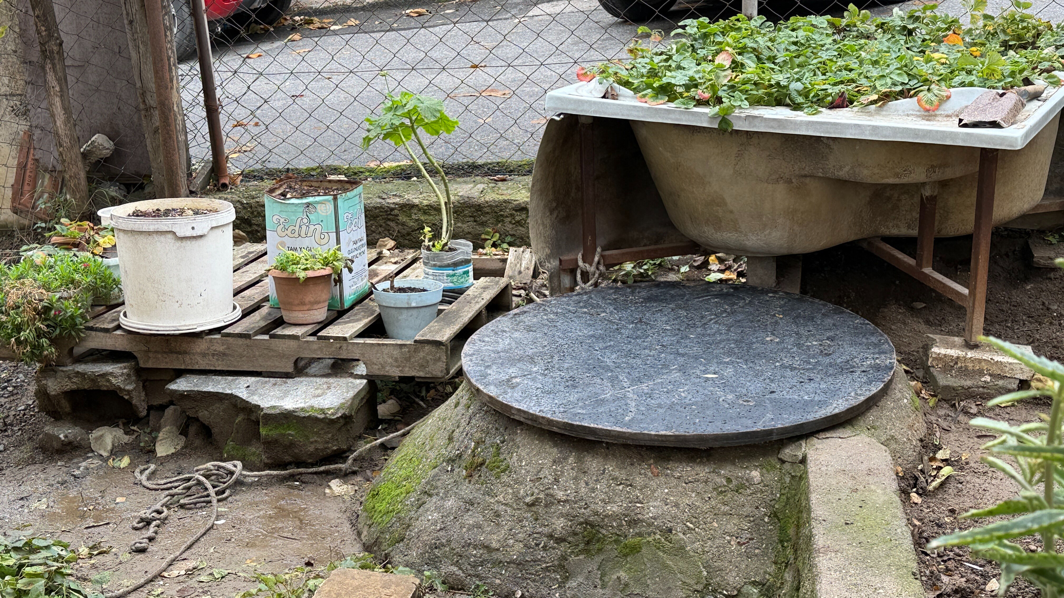 Korkunç olay... Evinin önündeki 6 metrelik kuyuya düştü! - 2. Resim