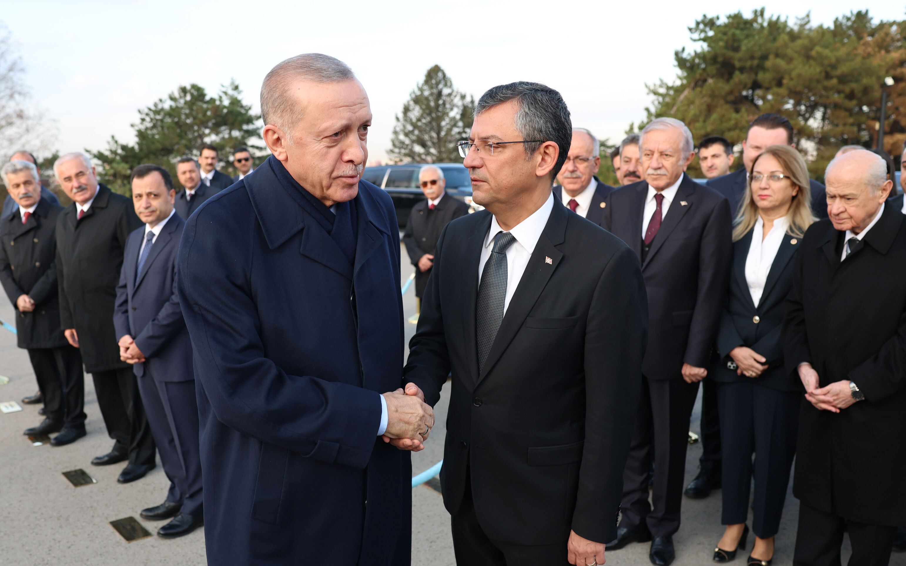 Özgür Özel'den Cumhurbaşkanı Erdoğan'a davet çağrısı: İsterseniz ben de gelirim - 1. Resim