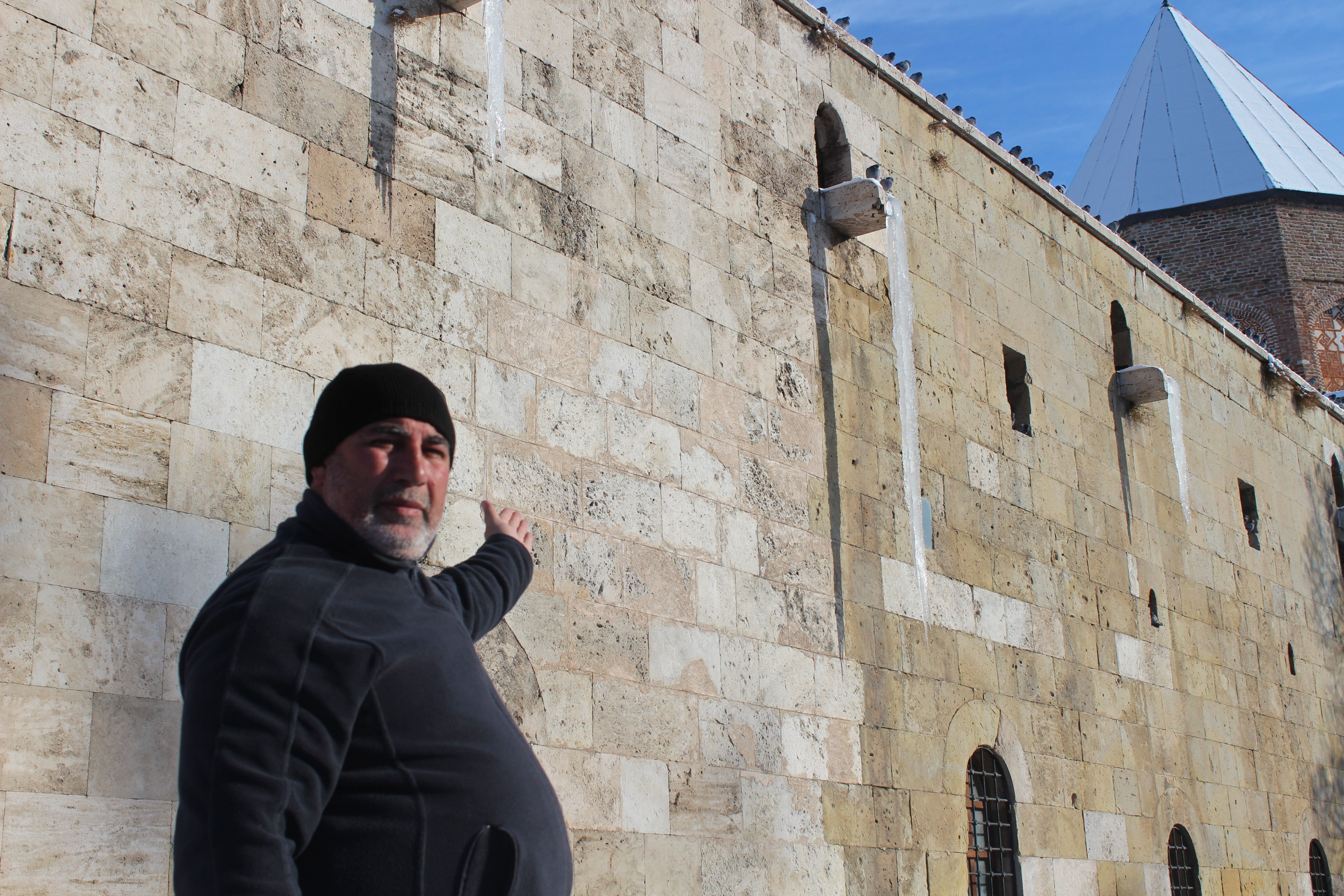 Sivas adeta dondu! 3 metrelik sarkıtlar görenleri şoke etti - 1. Resim