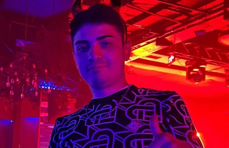 Üniversiteli kız hayatının şokunu yaşadı! 'Sana bir sürprizim var' diyerek geldi, sabah kadar... - 1. Resim