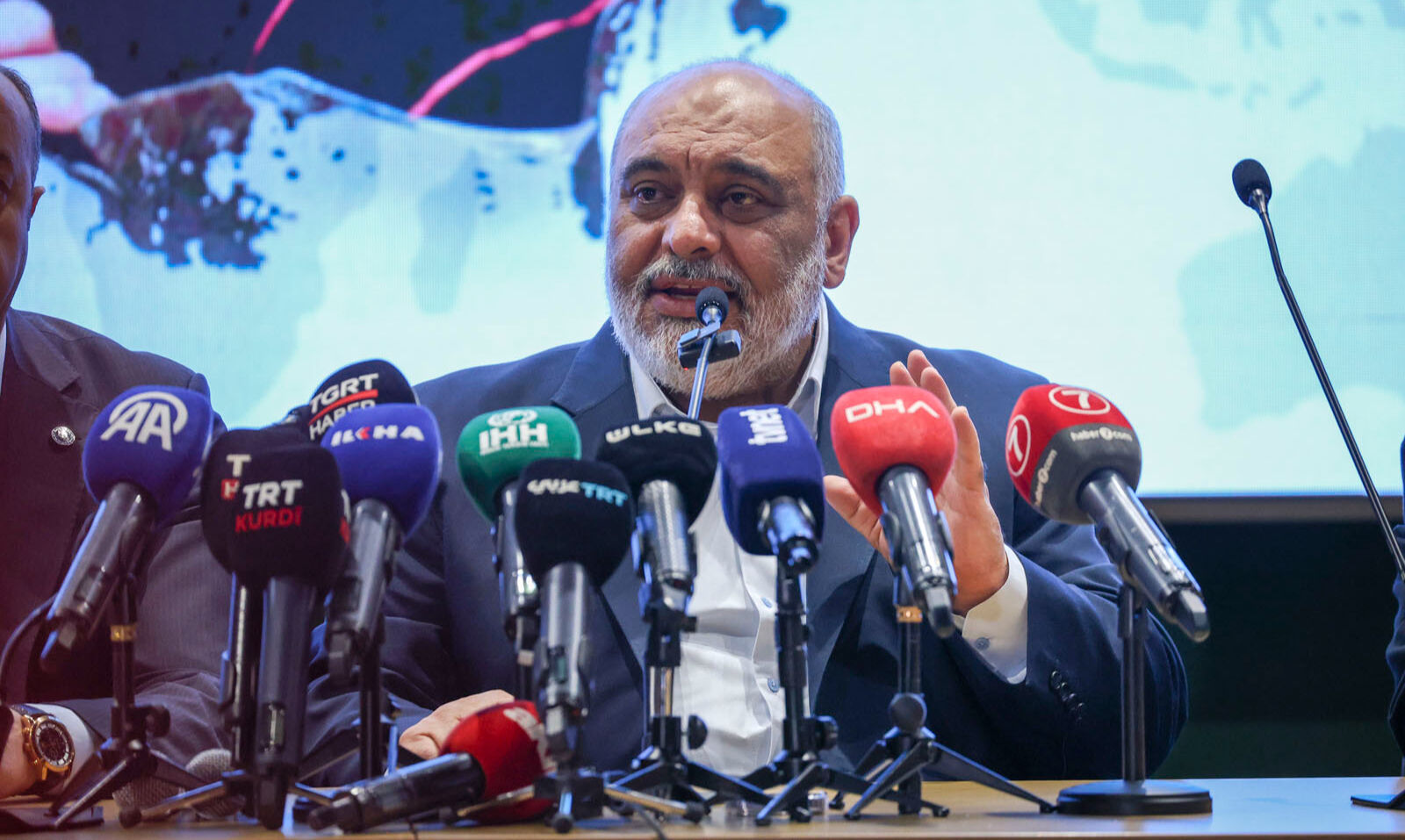 54 STK, kriz ve savaş bölgeleri için 'Sizi Bekliyorlar' yardım çalışmasını başlattı 54 STK, kriz ve savaş bölgeleri için 'Sizi Bekliyorlar' yardım çalışmasını başlattı - 2. Resim