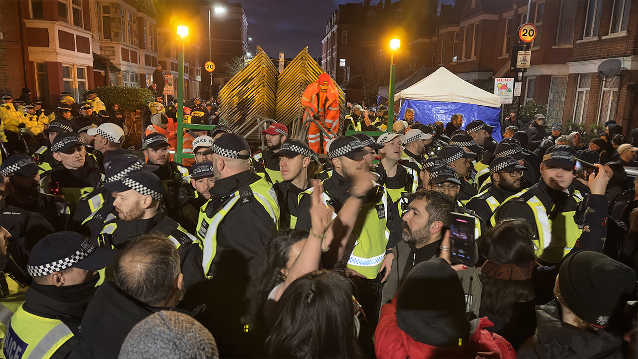 İngiltere'de PKK operasyonu! 7 kişi gözaltına alındı - 1. Resim