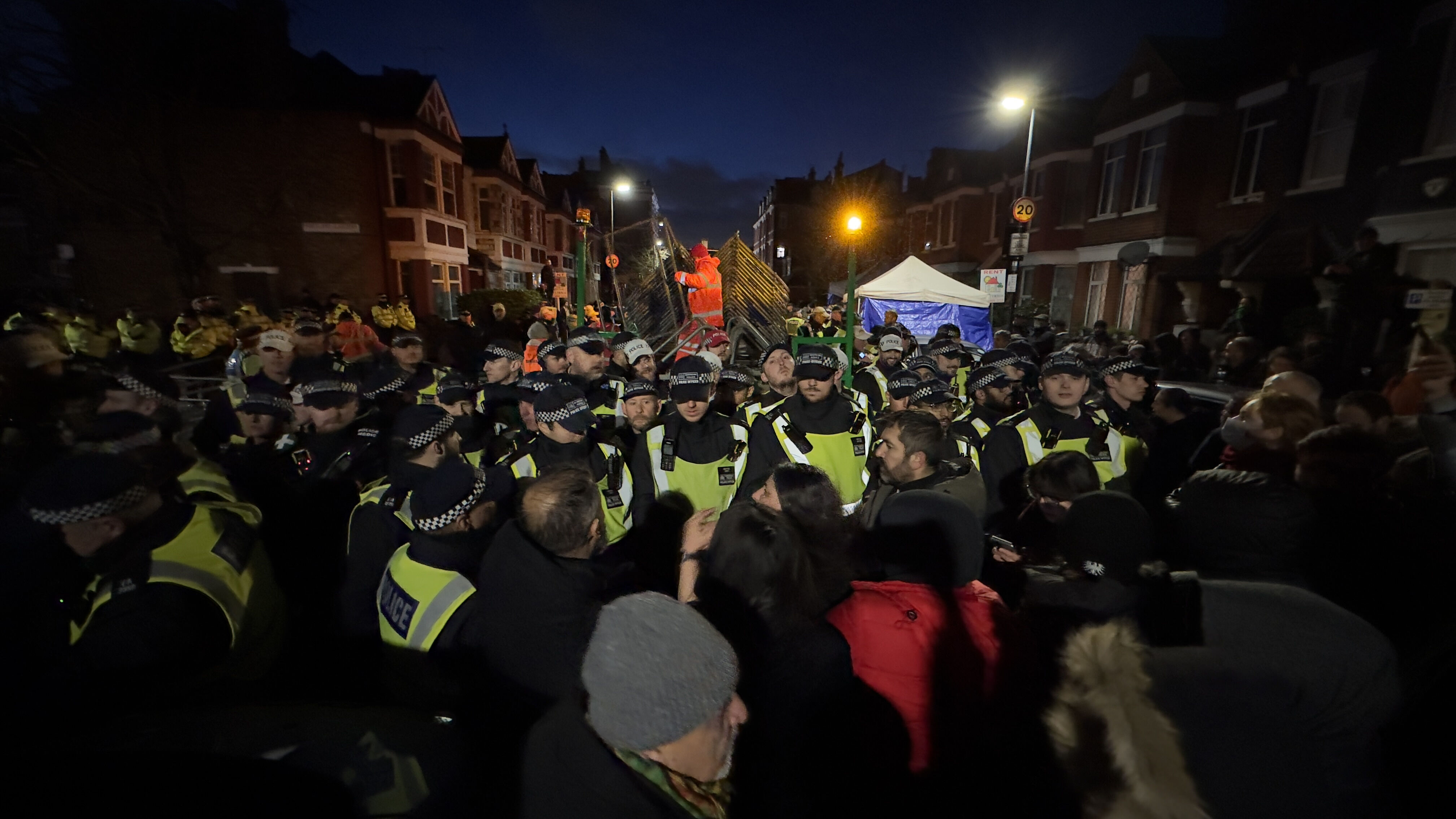İngiltere'de PKK operasyonu! 7 kişi gözaltına alındı - 2. Resim