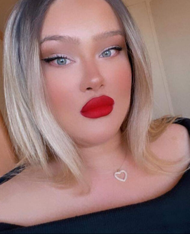 İzmir'deki kazada ölen genç kadının belediye otobüsünün altında kaldığı anların görüntüleri ortaya çıktı - 4. Resim