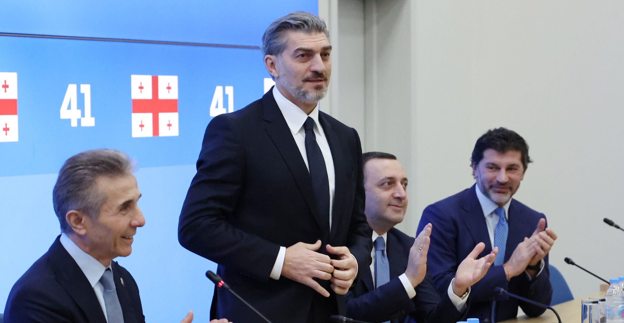 Manchester City'nin eski futbolcusu cumhurbaşkanı adayı oldu - 1. Resim