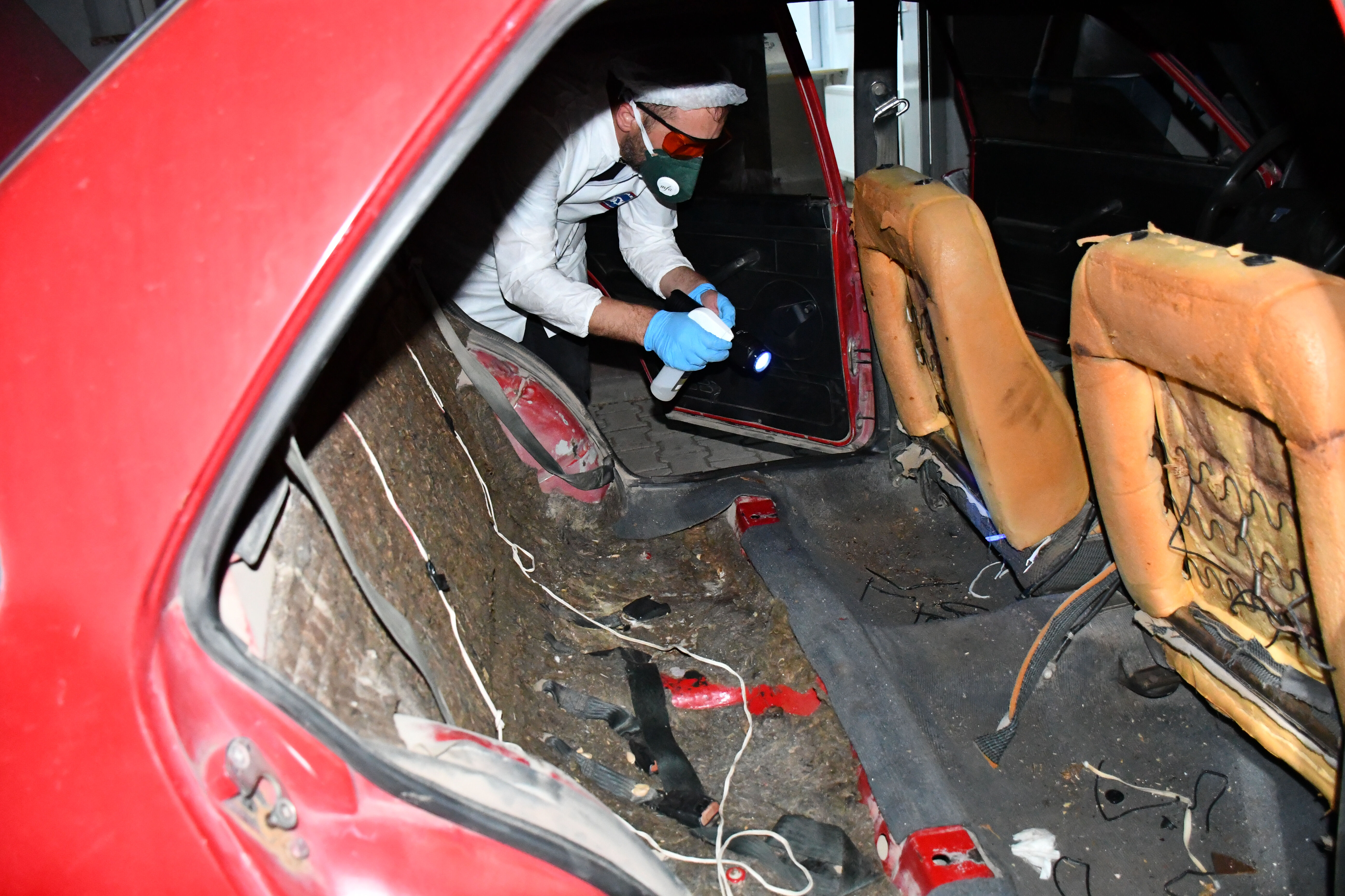 Narin Güran cinayetinde yeni görüntüler ortaya çıktı! İtirafçı Nevzat Bahtiyar'ın aracı didik didik edildi - 1. Resim