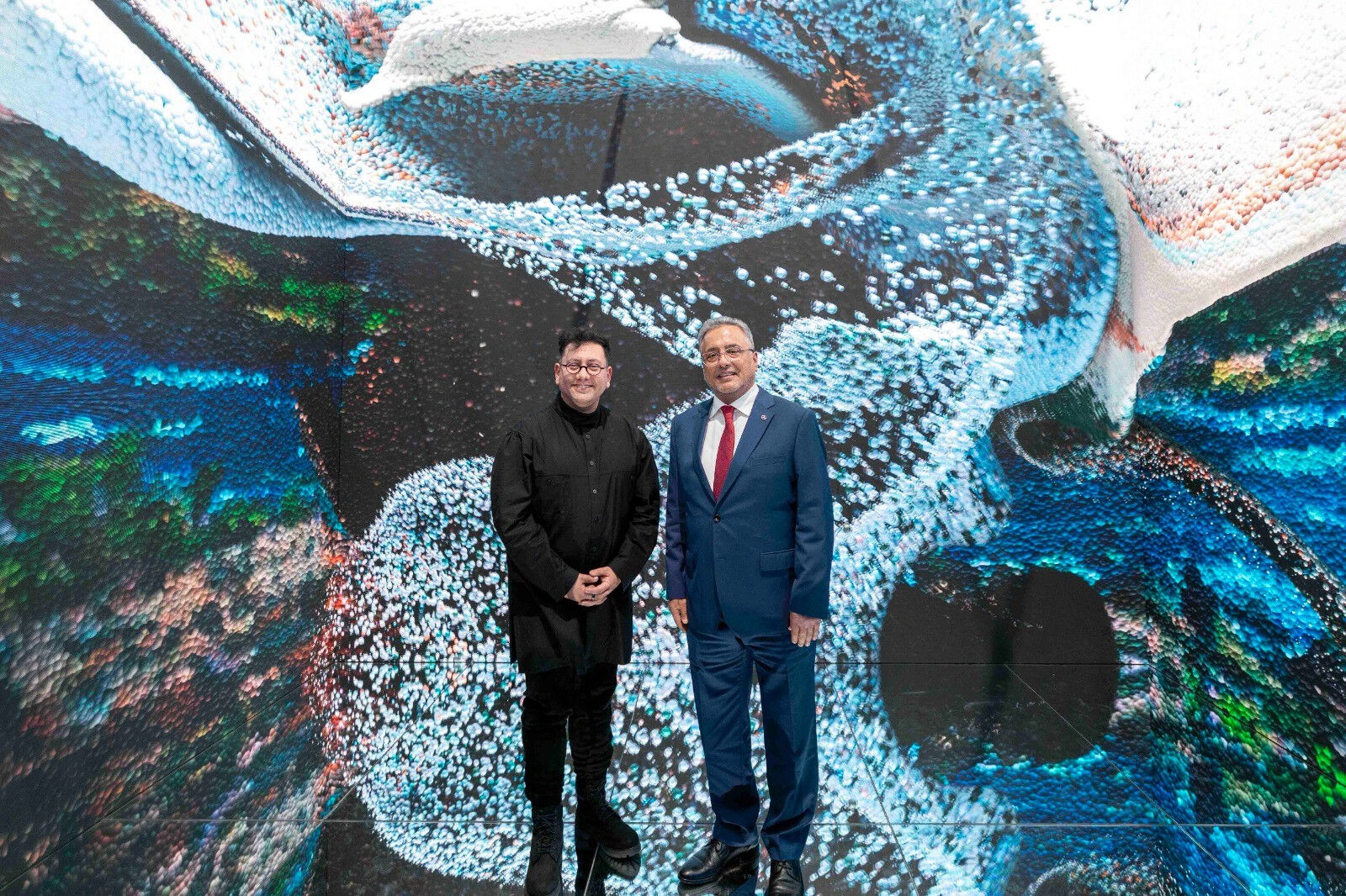 Refik Anadol'dan 'Inner Portrait'! Dört yolcunun hisleri sanat eserine dönüştü - 1. Resim