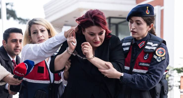 Yenidoğan Çetesi'nin yargılandığı mahkemede gerginlik! Hemşire Renginar Molla savunmasını yaparken tansiyon yükseldi - 4. Resim