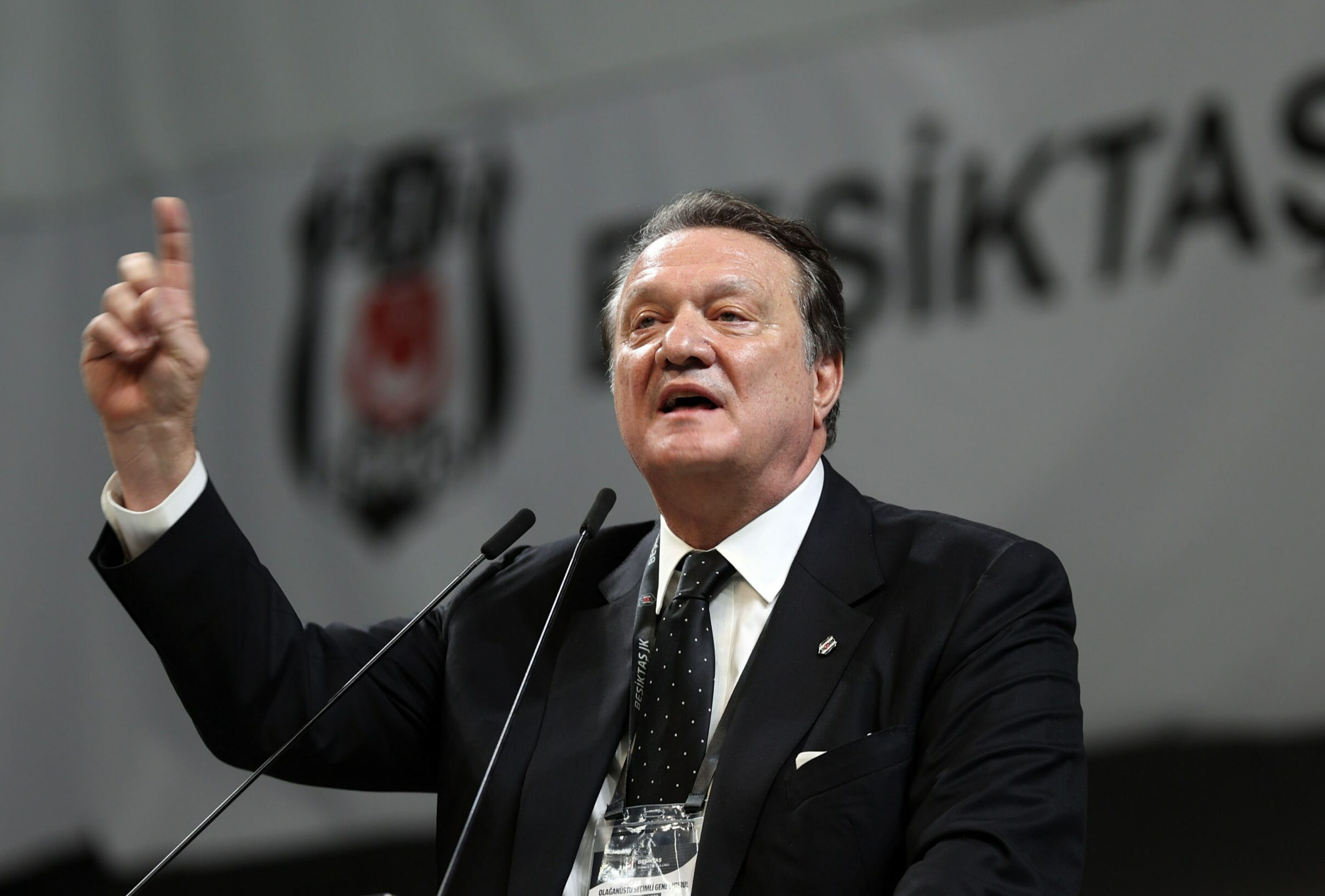Beşiktaş'ta flaş gelişme! Hasan Arat başkanlık görevinden istifa etti - 3. Resim