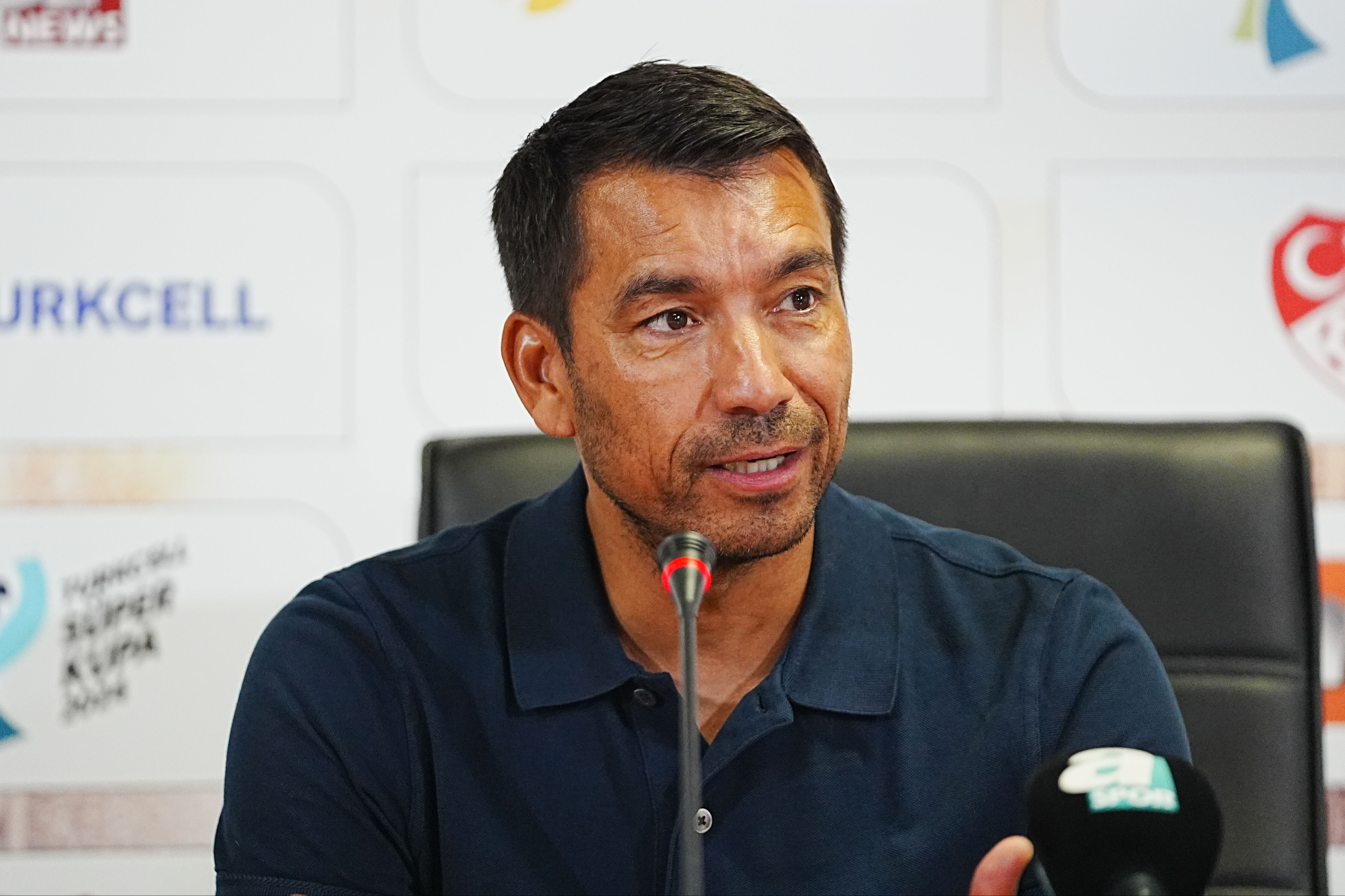 Beşiktaş'ta Giovanni van Bronckhorst ile yollar ayrılıyor! Gio'nun yerine ilk aday kim? - 1. Resim