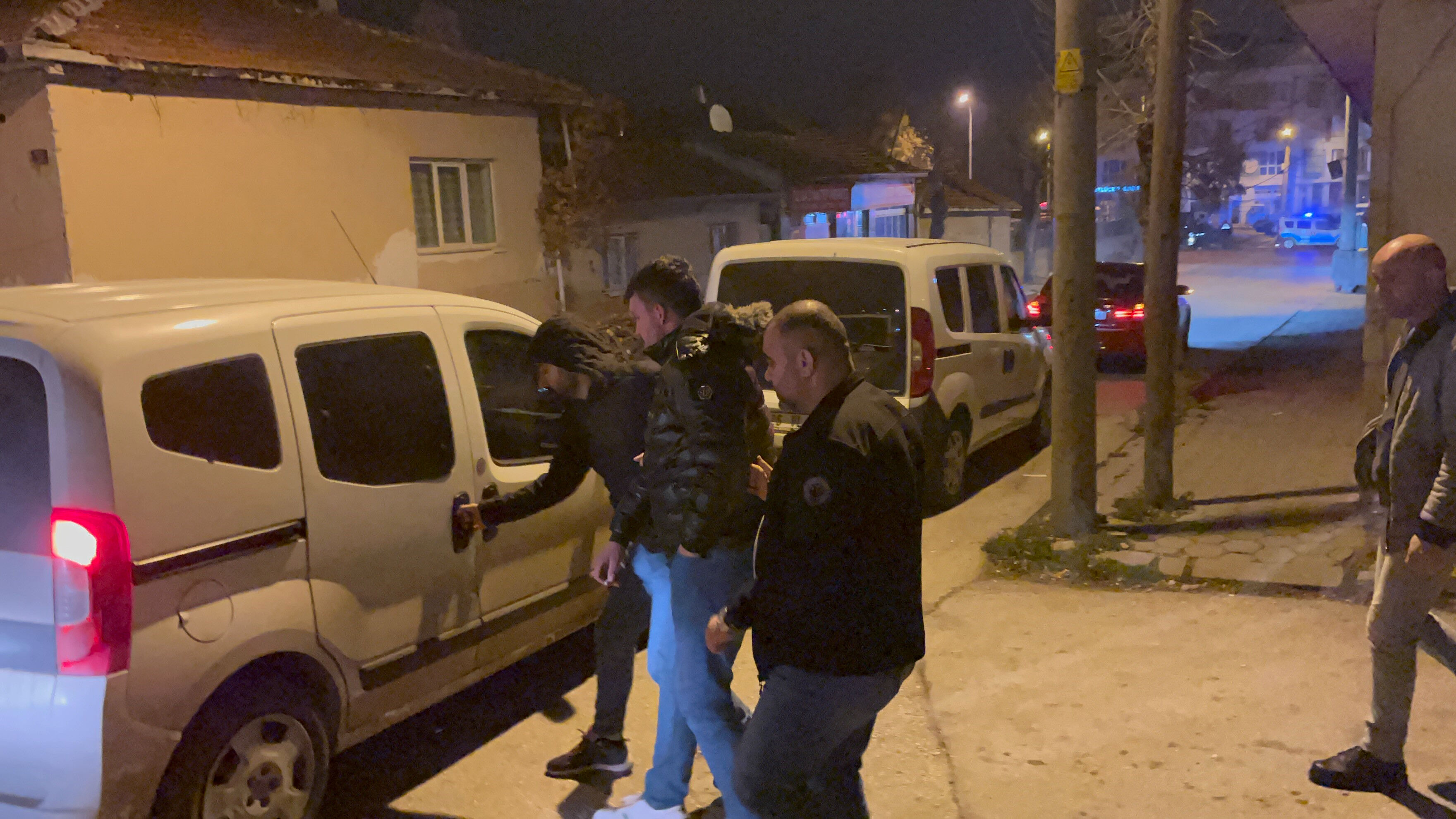 Husumetlilerin kavgası kanlı bitti:1 ağır yaralı - 1. Resim