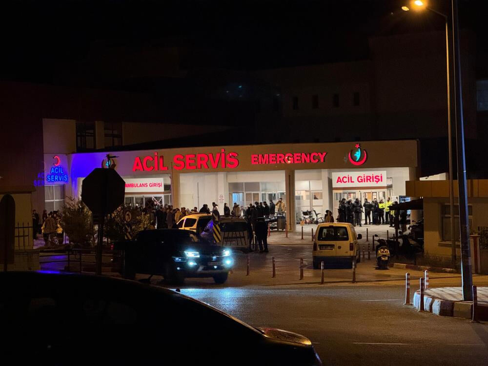 İzmir'de kan donduran olay! 3 genç canından oldu, sebebini duyan kahroldu - 1. Resim