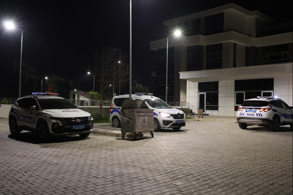 İzmir'de kan donduran olay! 3 genç canından oldu, sebebini duyan kahroldu - 2. Resim