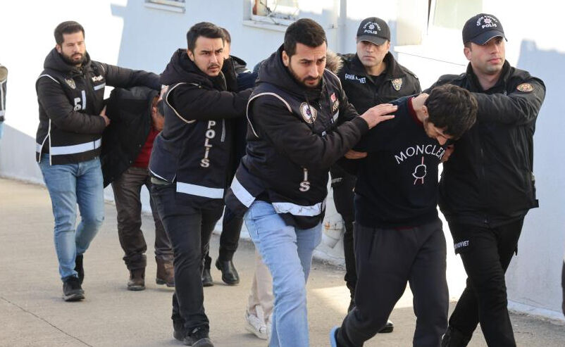 Sahte dolar krizinin sıçradığı illerde operasyon büyüyor! Bir çete çökertildi Sahte dolar krizinin sıçradığı illerde operasyon büyüyor! Bir çete çökertildi - 5. Resim