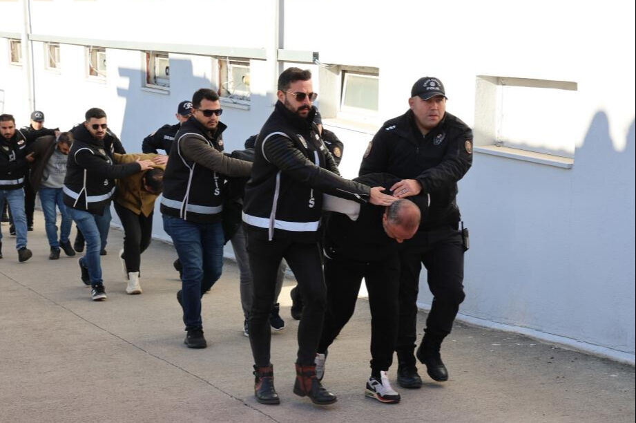 Sahte dolar krizinin sıçradığı illerde operasyon büyüyor! Bir çete çökertildi Sahte dolar krizinin sıçradığı illerde operasyon büyüyor! Bir çete çökertildi - 3. Resim