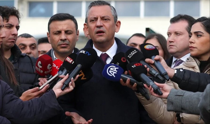 Savcı Akın Gürlek'le ilgili sözleri nedeniyle Özgür Özel hakkında soruşturma başlatıldı Savcı Akın Gürlek'le ilgili sözleri nedeniyle Özgür Özel hakkında soruşturma başlatıldı - 1. Resim