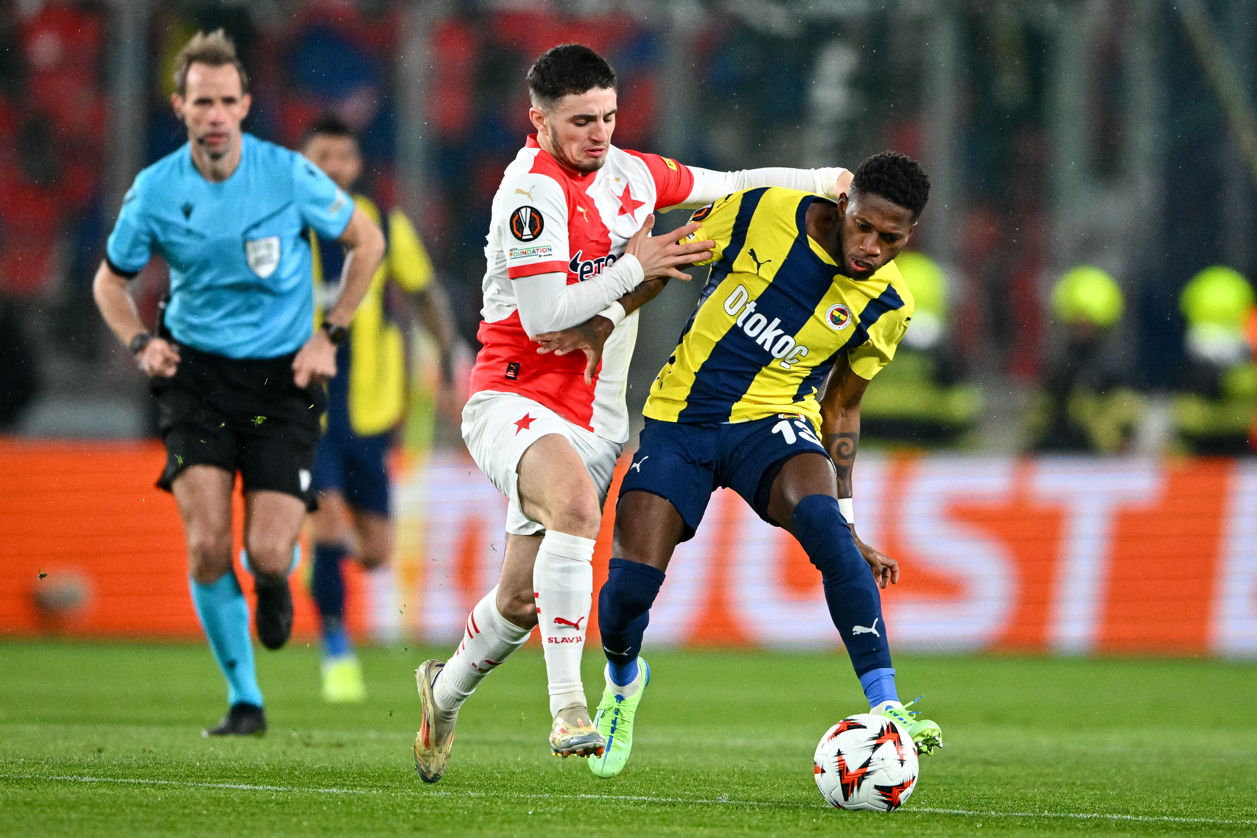 Fenerbahçe Avrupa'da Zaferle Döndü! Son dakika golüyle kazanmasını bildi Slavia Prag - Fenerbahçe | Canlı Anlatım - 1. Resim