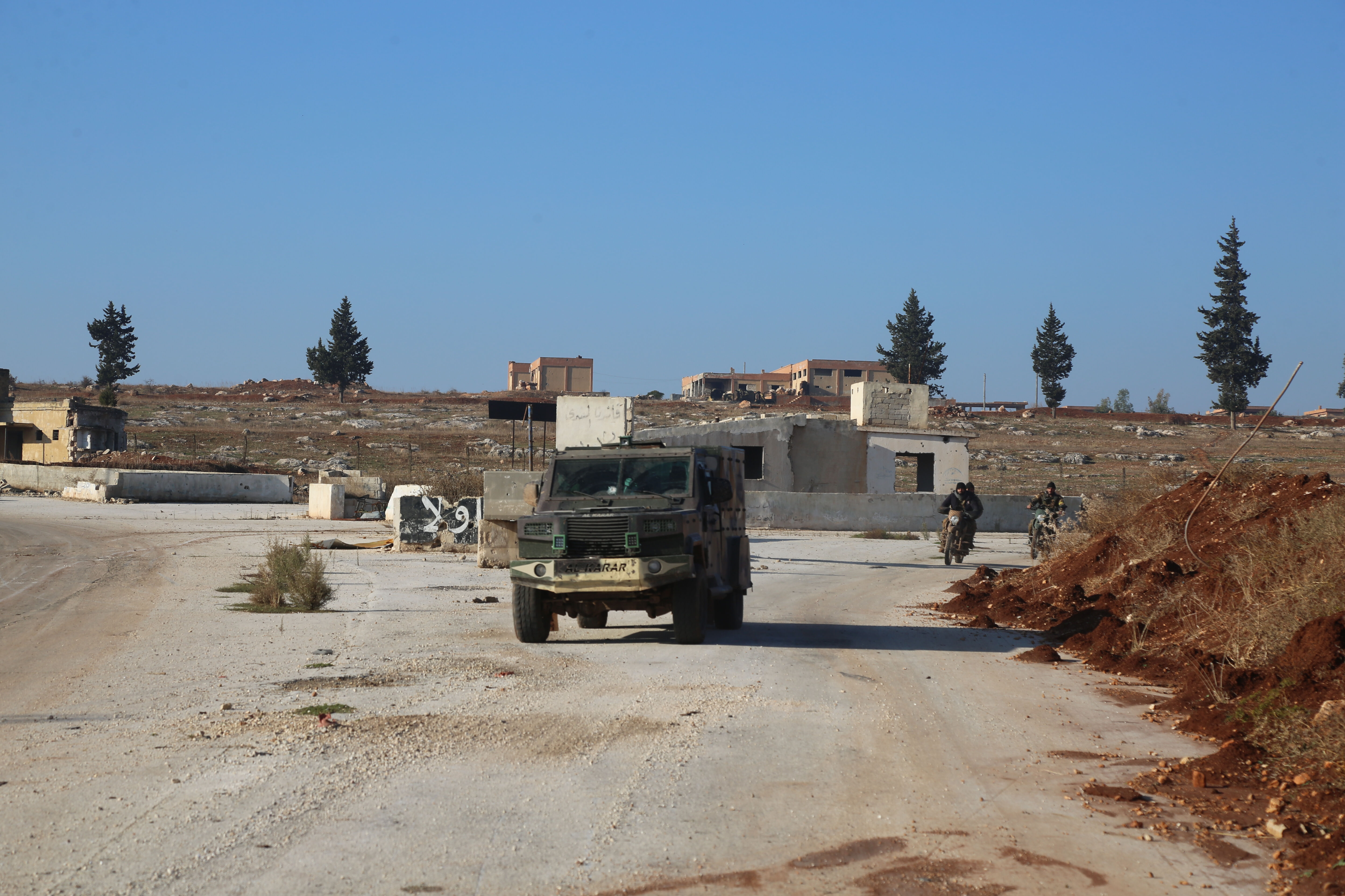 SMO harekete geçti! Terör örgütü PKK/YPG’ye karşı Tel Rıfat kırsalına takviye sürüyor - 2. Resim