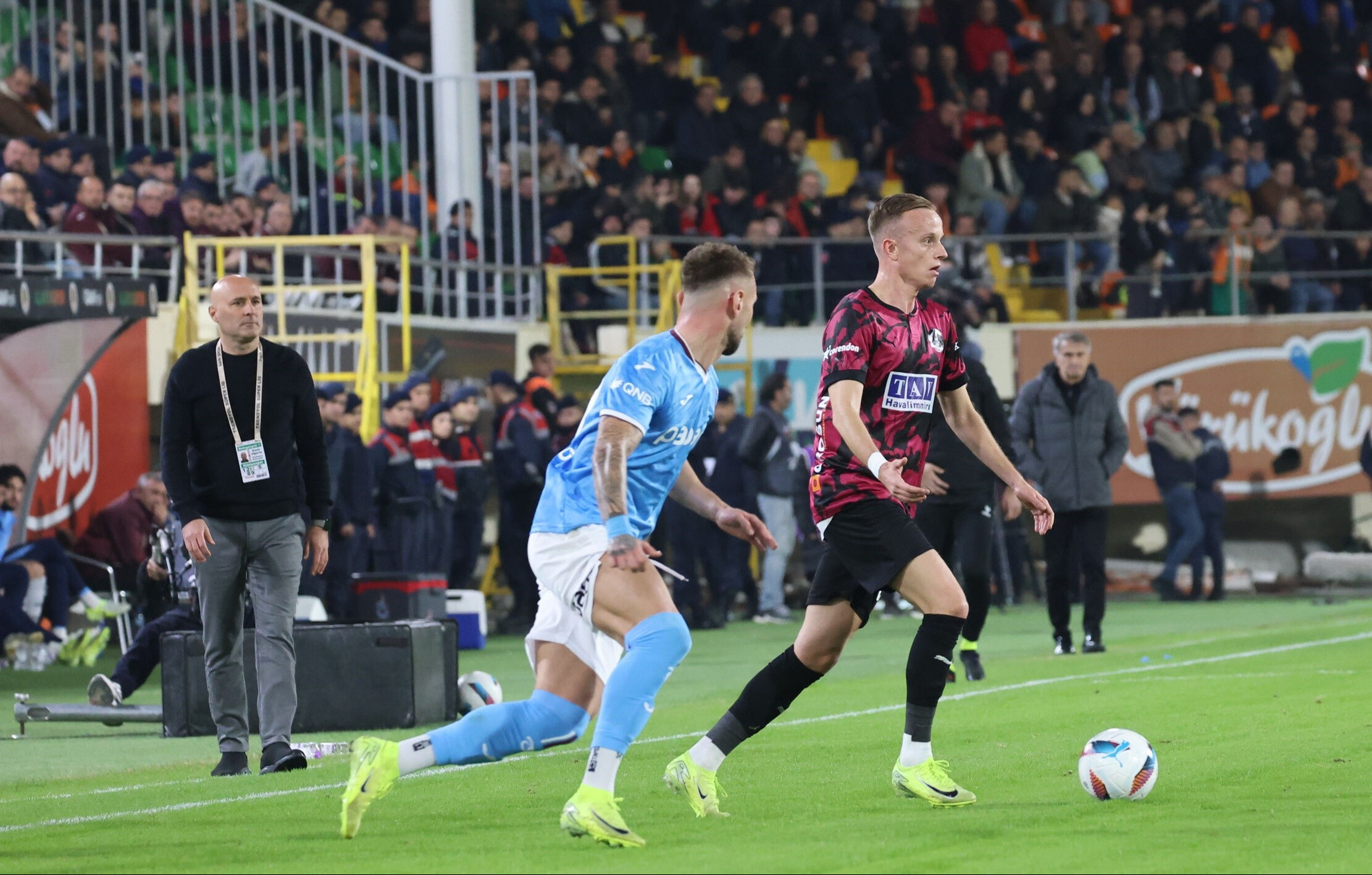 Bu kez galibiyete çok yakındı! Trabzonspor öne geçtiği maçta Alanyaspor'a yenildi - 3. Resim