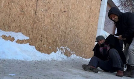 Erzurum'da yolla buz pistine döndü! Vatandaşlar ayakta durmakta zorlandı - 2. Resim