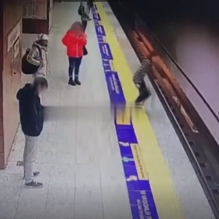 Marmaray Yenikapı durağında 15 yaşındaki kız intihar etti - 2. Resim