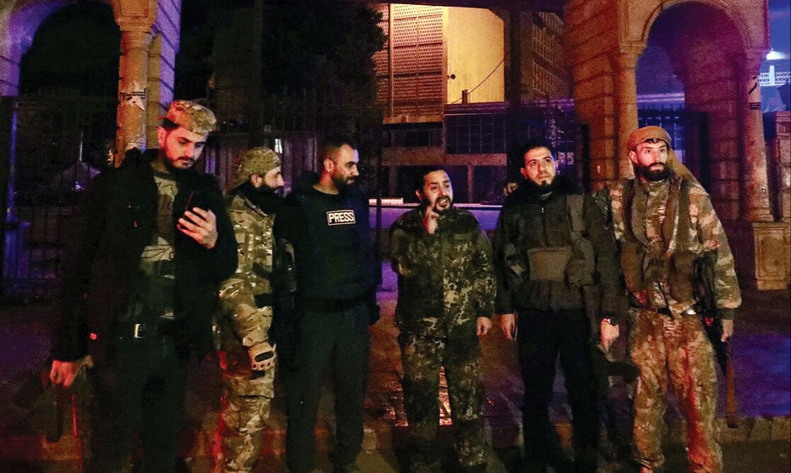 Muhalifler Halep'i aldı, Esad'ın yardımına Putin koştu! Askeri yardım gönderecekler - 3. Resim