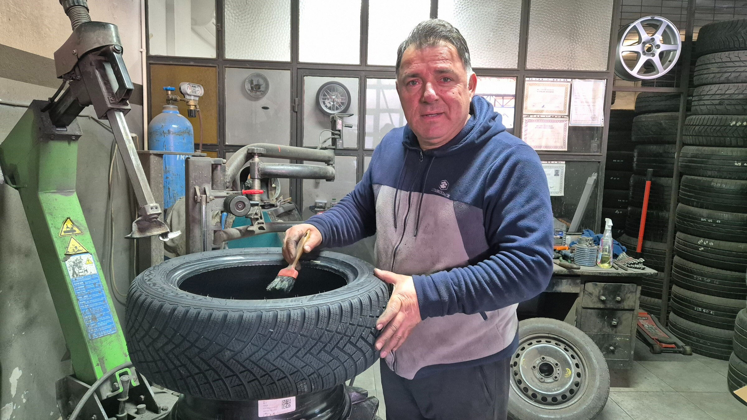 Trafiğe çıkacak olanlara son gün uyarısı! "Canını seven kış lastiği taksın" Trafiğe çıkacak olanlara son gün uyarısı! "Canını seven kış lastiği taksın" - 1. Resim