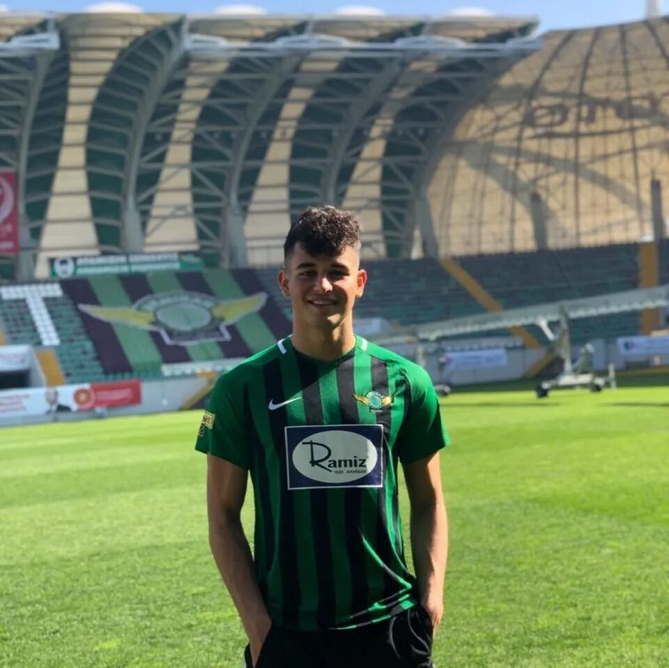 Türk futbolcu çete üyesi çıktı! 'Alim Aykut Esgi' tam 11 bombalı saldırıdan sorumlu - 1. Resim