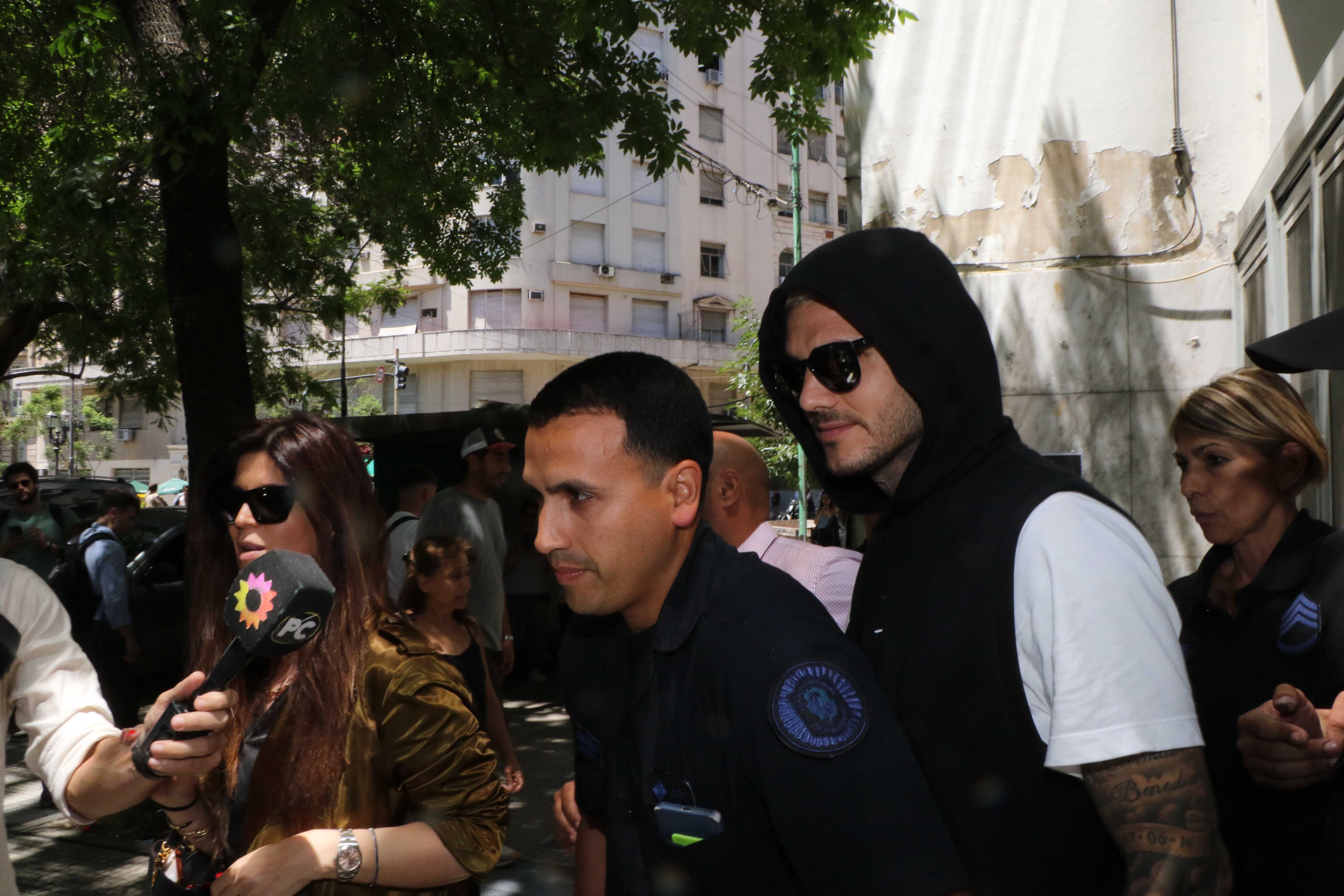 Wanda Nara dava açmıştı! Mauro Icardi Buenos Aires'te mahkemeye çıktı - 2. Resim