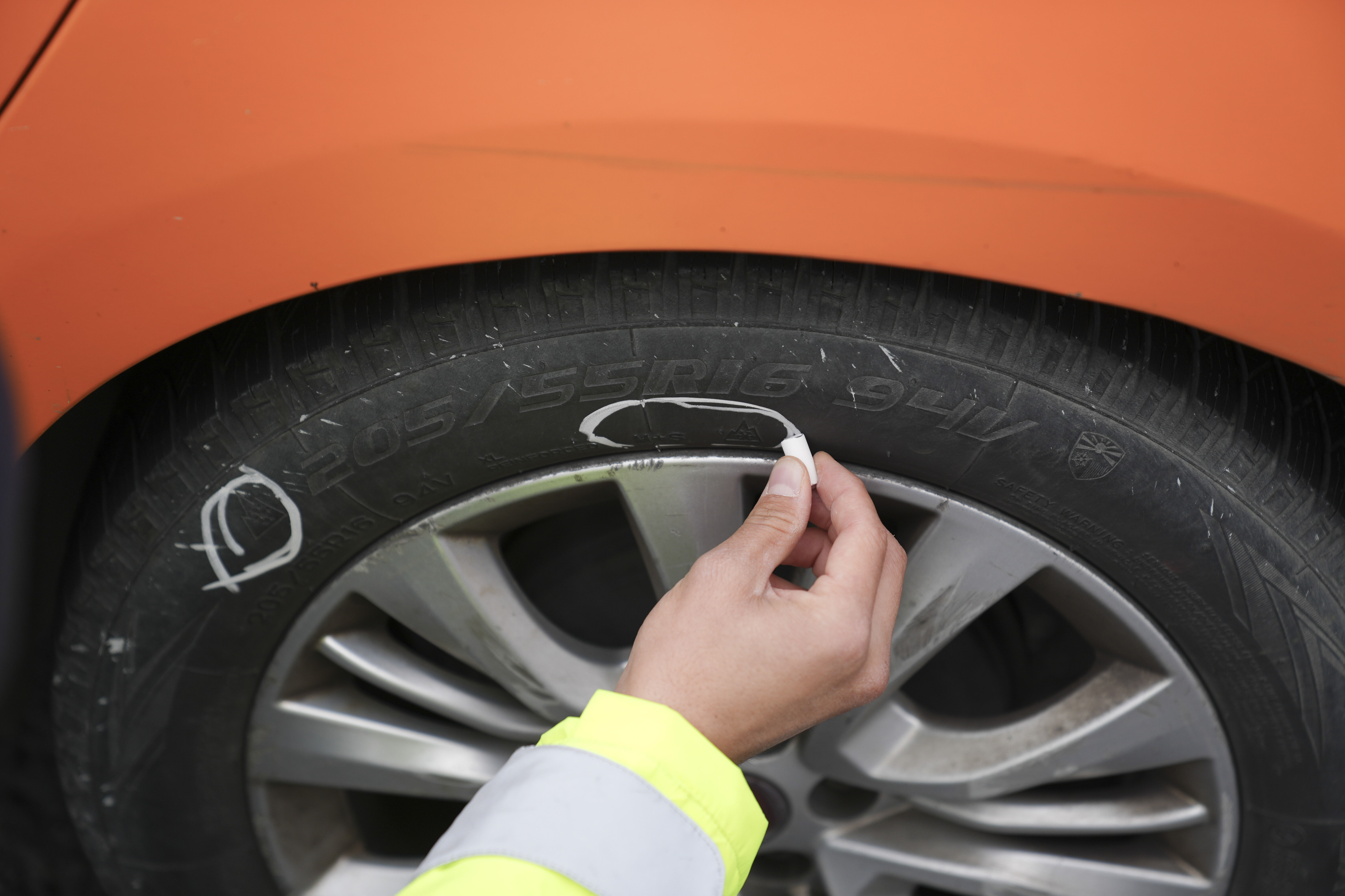 Kış lastiği zorunluluğu başladı! Denetimler sürüyor - 4. Resim