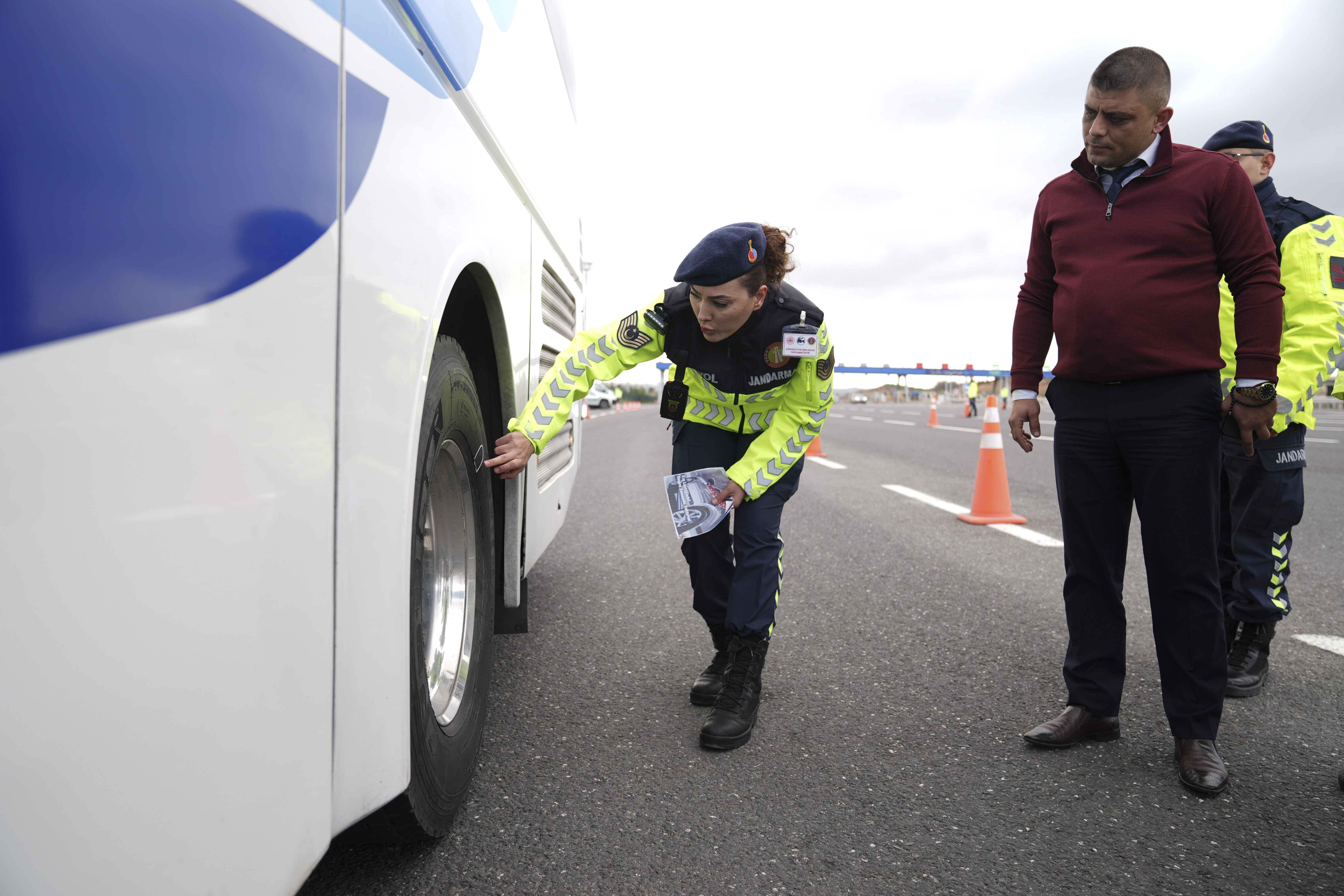Kış lastiği zorunluluğu başladı! Denetimler sürüyor - 5. Resim