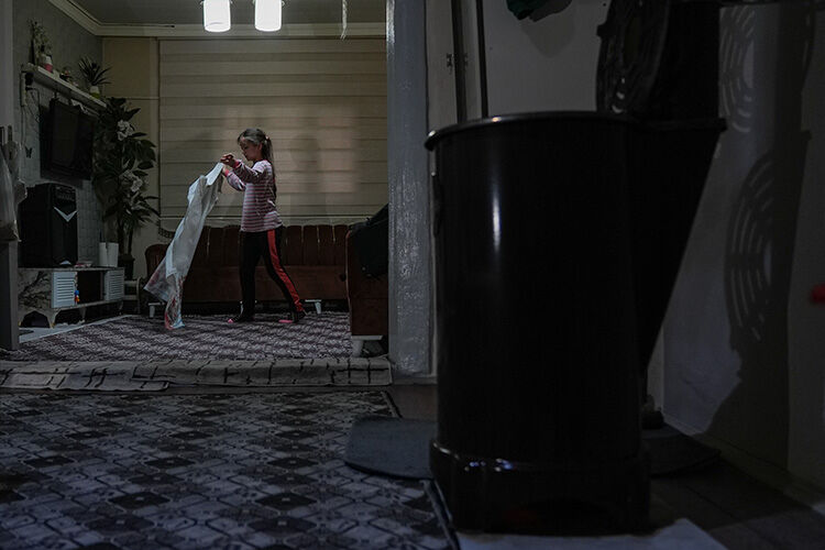 Milyonların gözlerini doldurdu: İşten gelip çocuklarına yemek yapan emekçi baba konuştu Milyonların gözlerini doldurdu: İşten gelip çocuklarına yemek yapan emekçi baba konuştu - 2. Resim