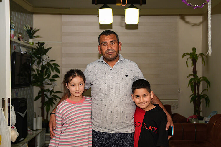 Milyonların gözlerini doldurdu: İşten gelip çocuklarına yemek yapan emekçi baba konuştu Milyonların gözlerini doldurdu: İşten gelip çocuklarına yemek yapan emekçi baba konuştu - 4. Resim