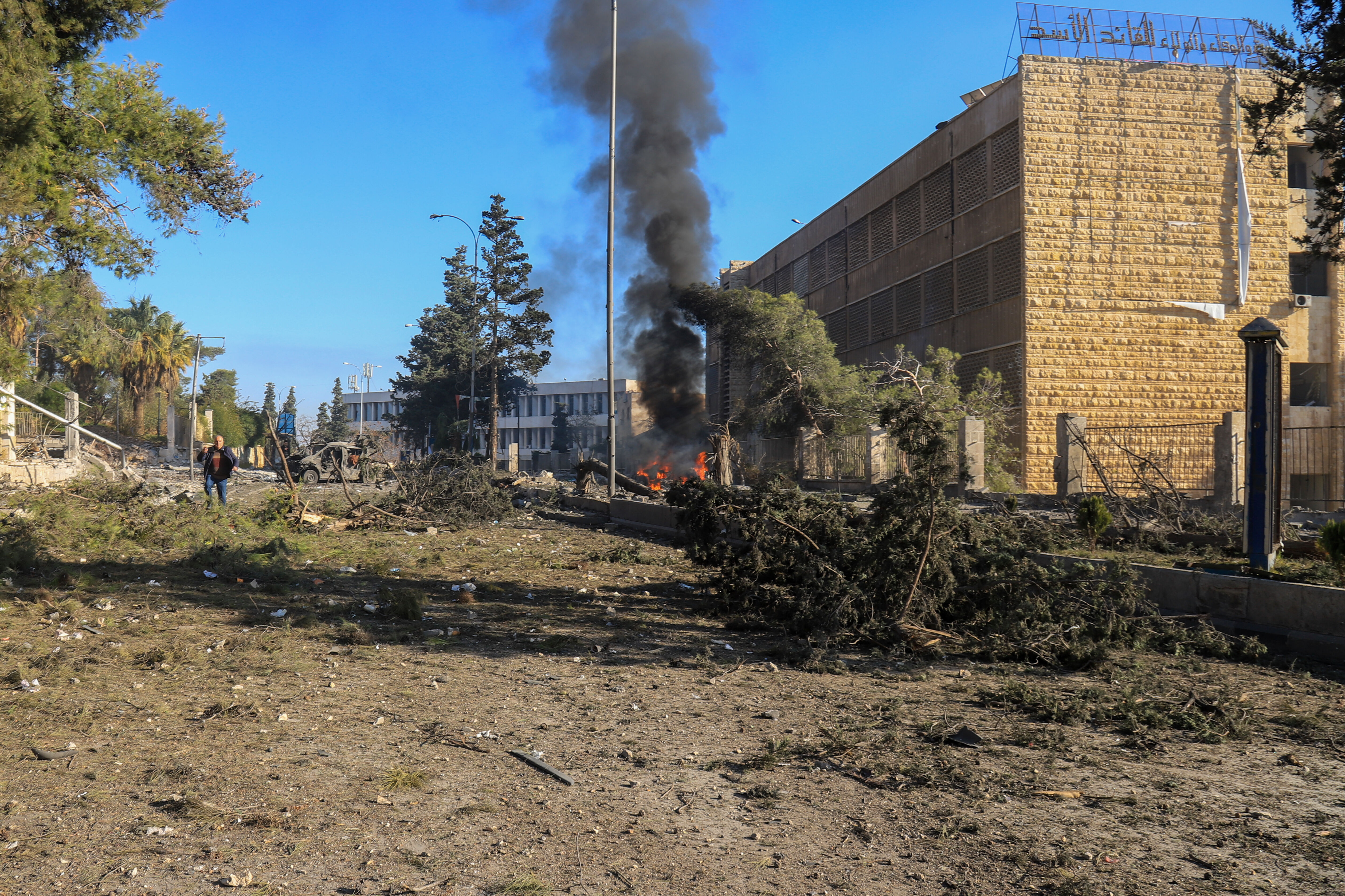 Rus uçakları Halep'i bombaladı! - 1. Resim