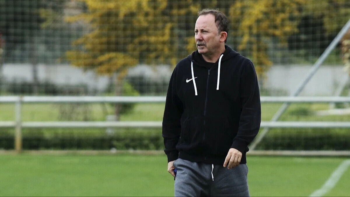 Sergen Yalçın Beşiktaş ile anlaştı mı? Giovanni van Bronckhorst ile yollar ayrıldı! - 2. Resim