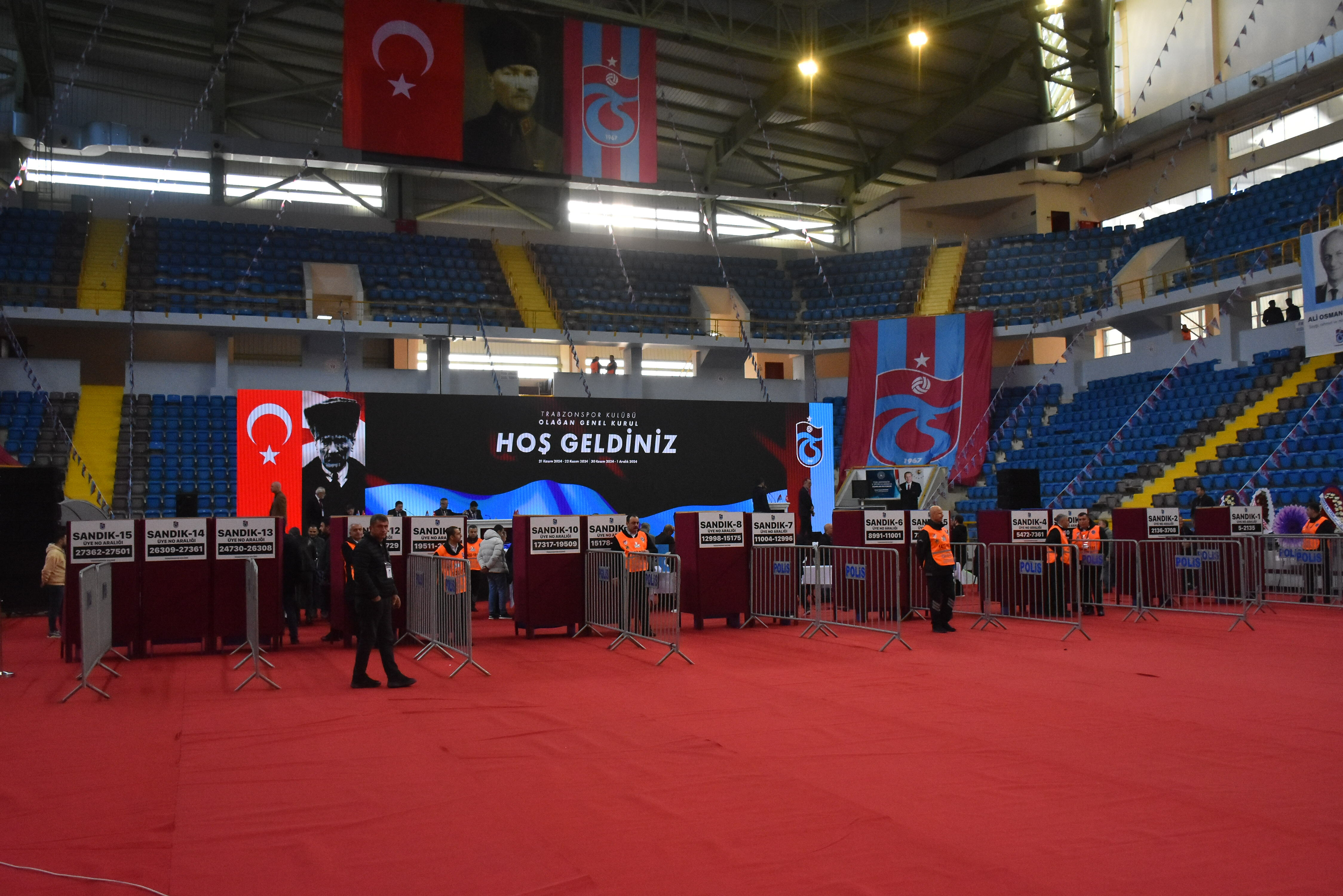 Trabzonspor'da tek adaylı seçimde oy verme işlemi başladı - 1. Resim