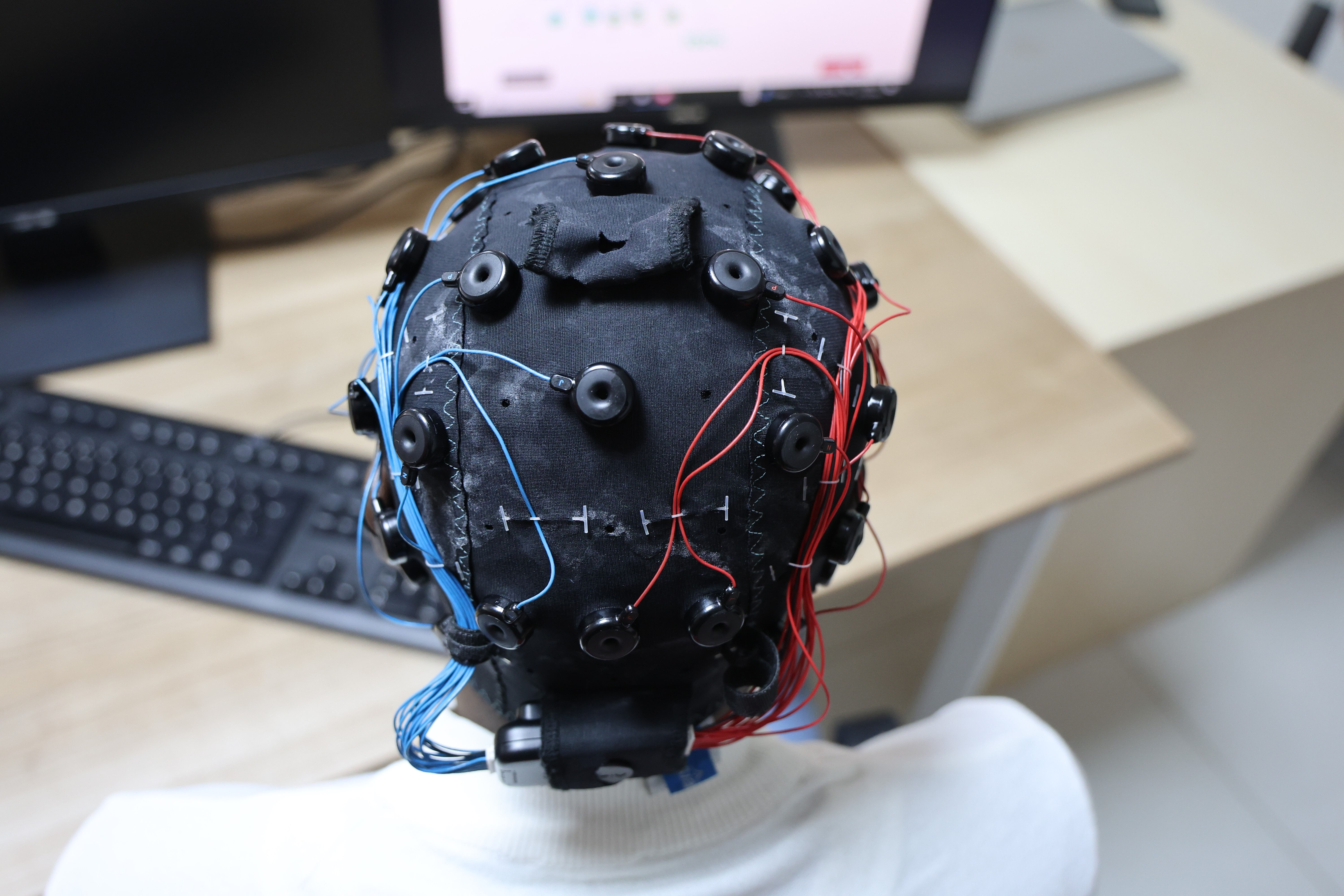 Türkiye'de bir ilk! Felçliler için beyin okuyan model geliştirildi - 1. Resim