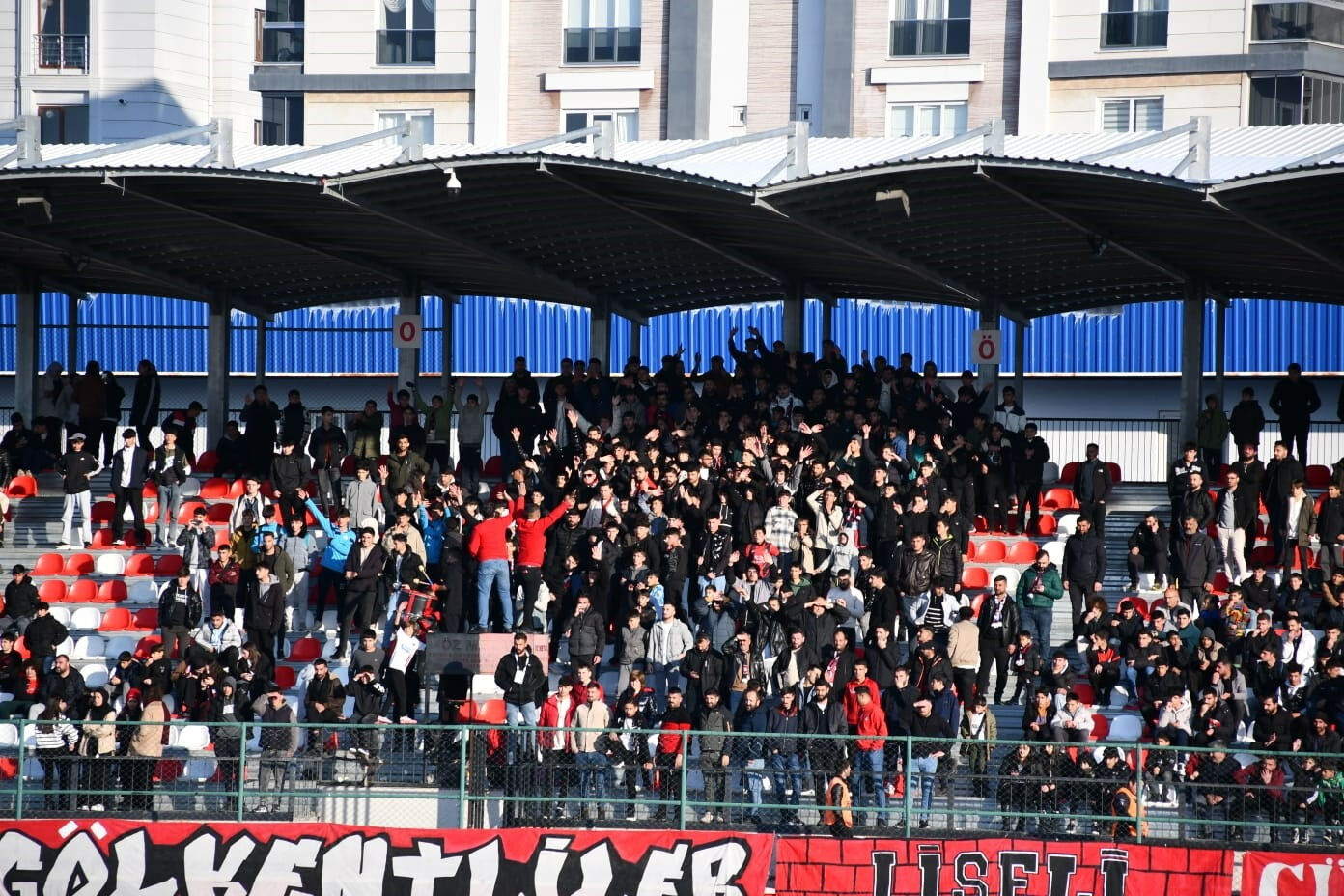Vanspor FK - Karacabey Belediye Spor maçında eşi benzeri görülmemiş olay! Kale arkasında kurban kestiler Vanspor FK - Karacabey Belediye Spor maçında eşi benzeri görülmemiş olay! Kale arkasında kurban kestiler - 2. Resim