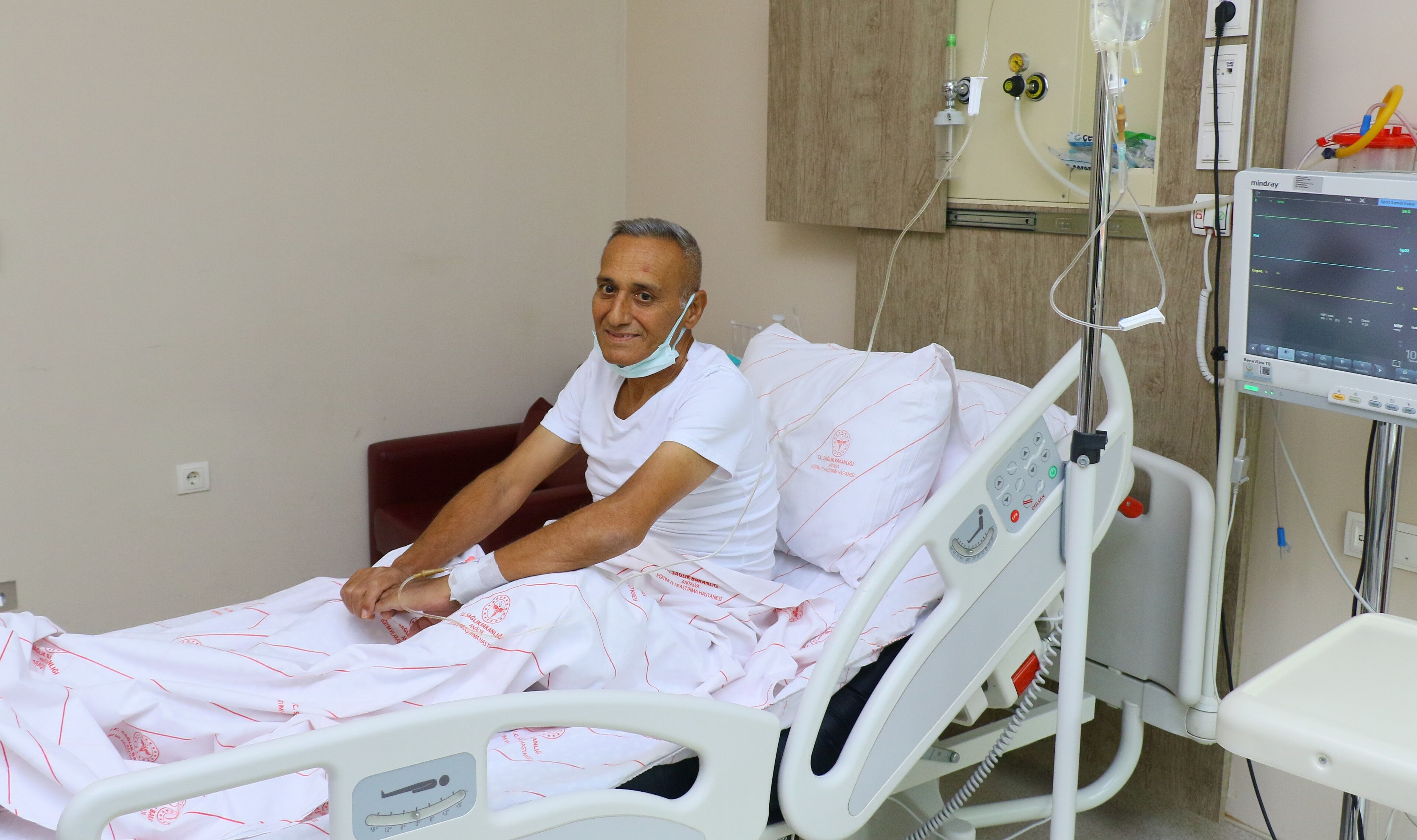 19 yaşındaki Fatma Sude tır şoförü Muzaffer Şimşek'in hayatını kurtardı 19 yaşındaki Fatma Sude tır şoförü Muzaffer Şimşek'in hayatını kurtardı - 2. Resim