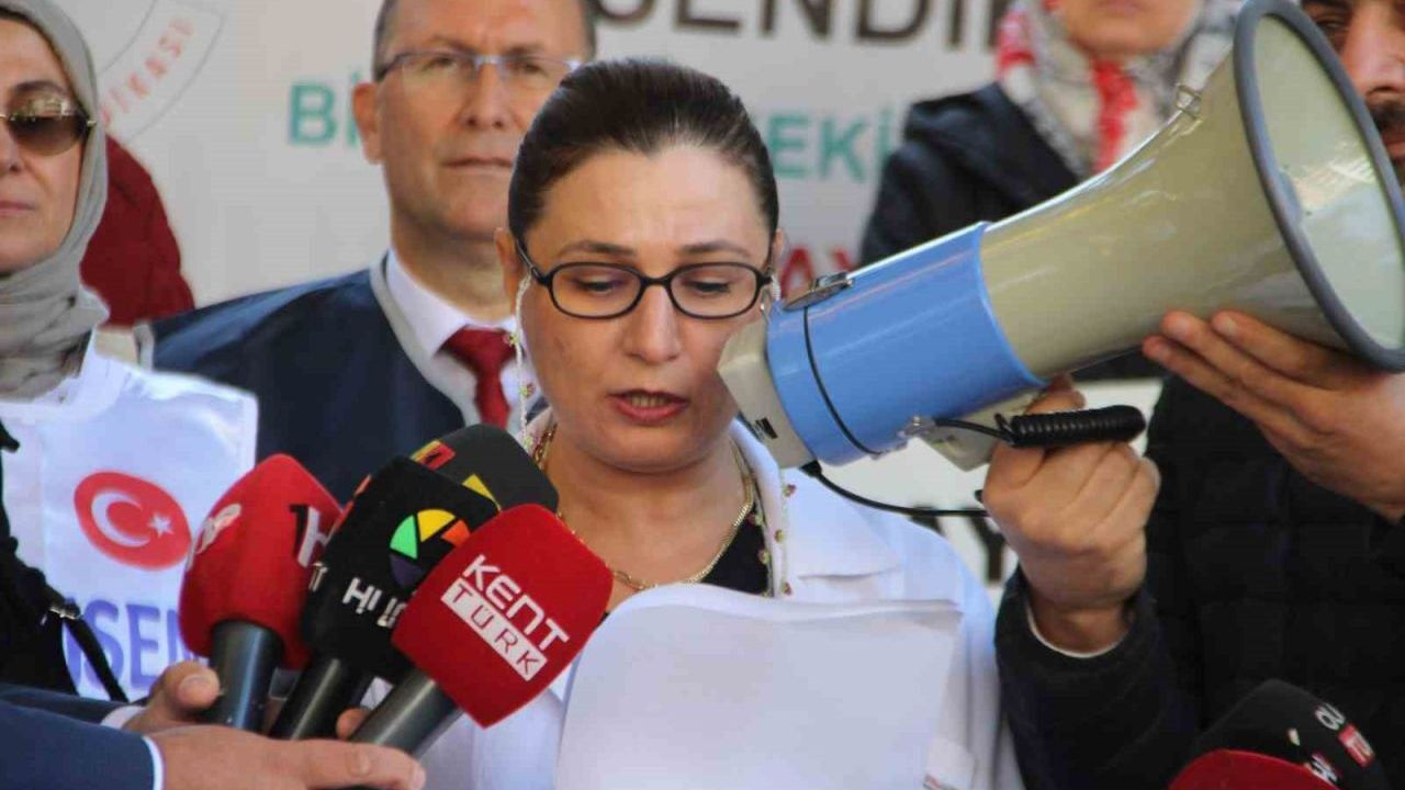 Aile hekimleri grevde mi, işi mi bıraktı, sağlık ocakları açık mı? Türk Tabipleri Birliği duyurdu! Aile hekimleri grevde mi, işi mi bıraktı, sağlık ocakları açık mı? Türk Tabipleri Birliği duyurdu! - 3. Resim