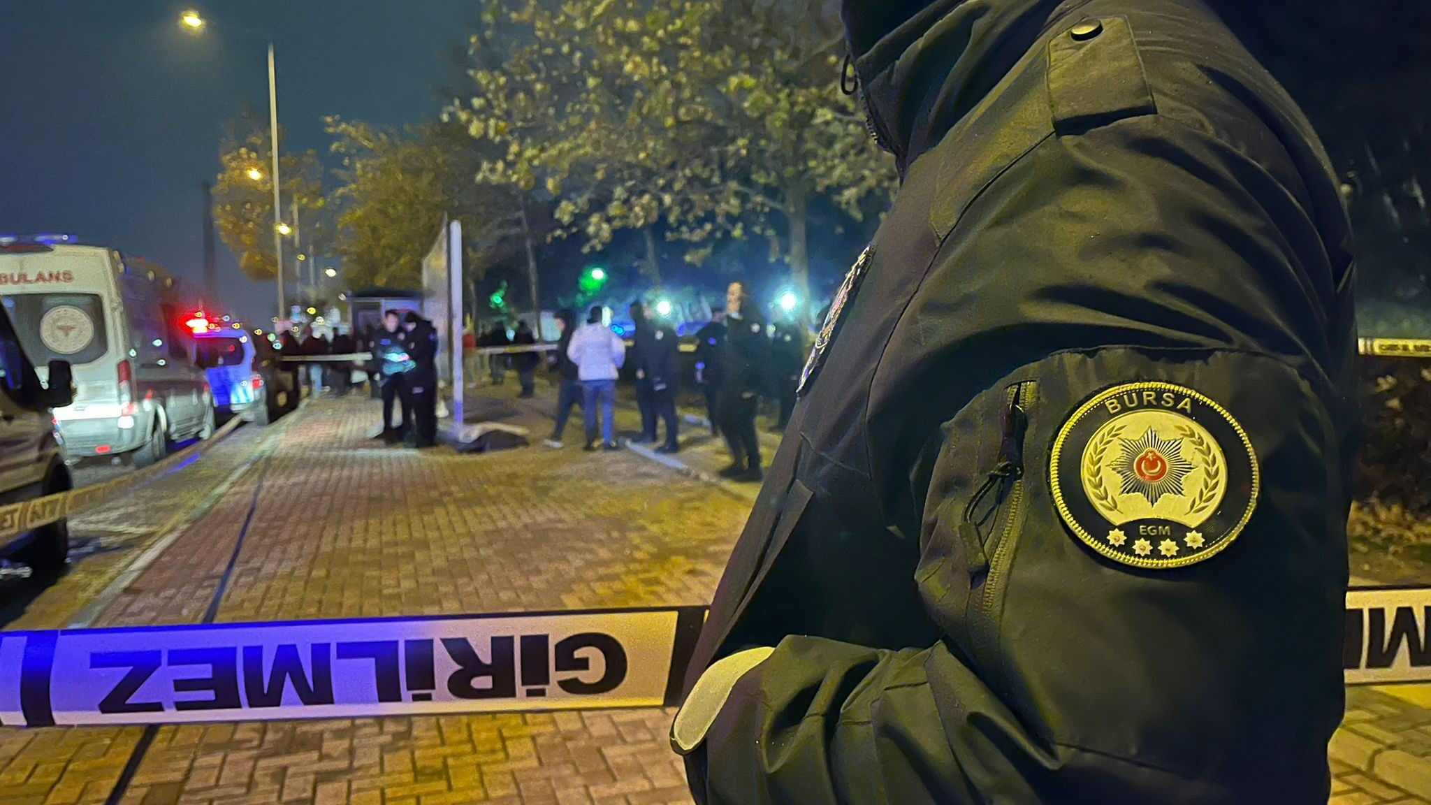 Bursa'da sokak ortasında vahşet! Takip ettiği kadını 8 el ateşle vurdu - 2. Resim