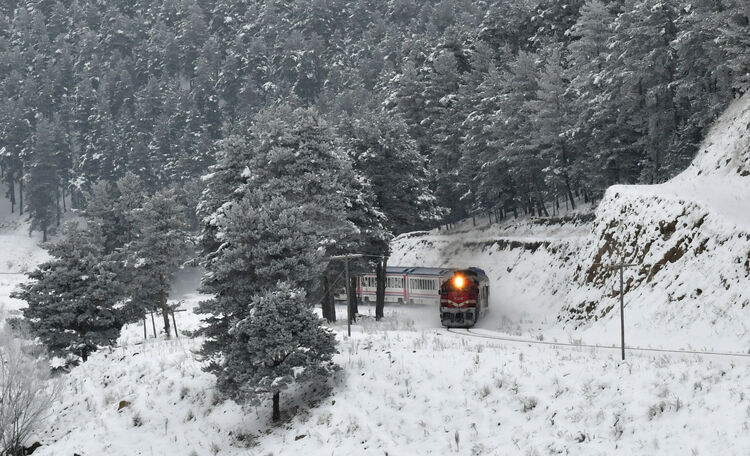 Doğu Ekspresi ile masalsı kış seferleri yeniden başlıyor! Bakan Uraloğlu detayları açıkladı - 1. Resim