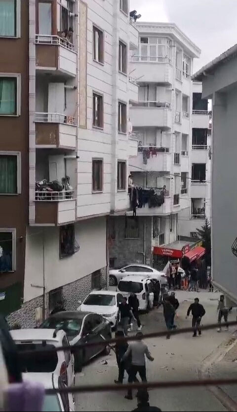 Düğün bitti kavga devam etti! Sopalı kavgada ortalık savaş alanına döndü - 1. Resim