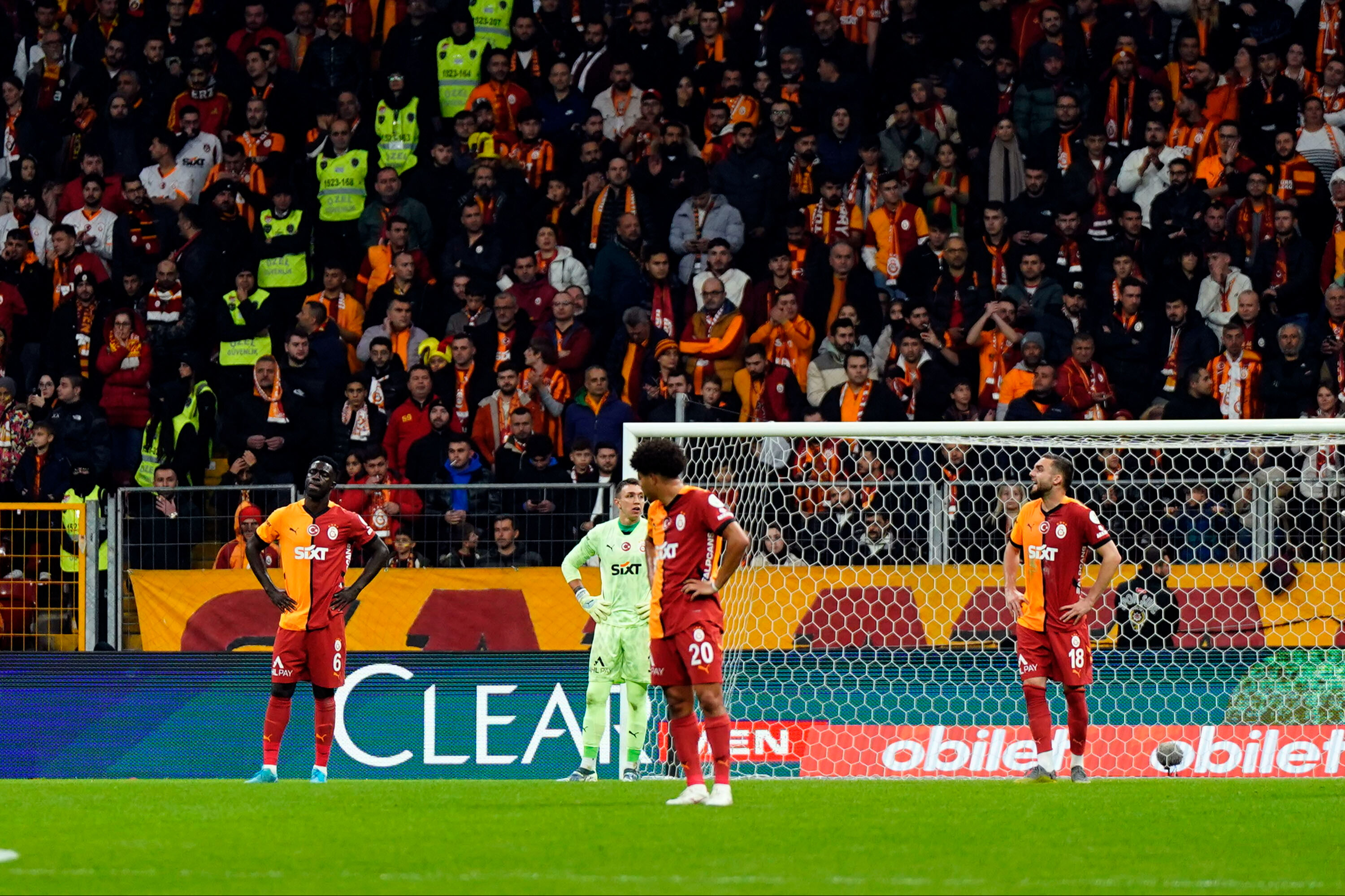 Galatasaray maçına damga vuran Berke Özer için çarpıcı sözler! "Muslera yerine al koy kaleye" - 1. Resim