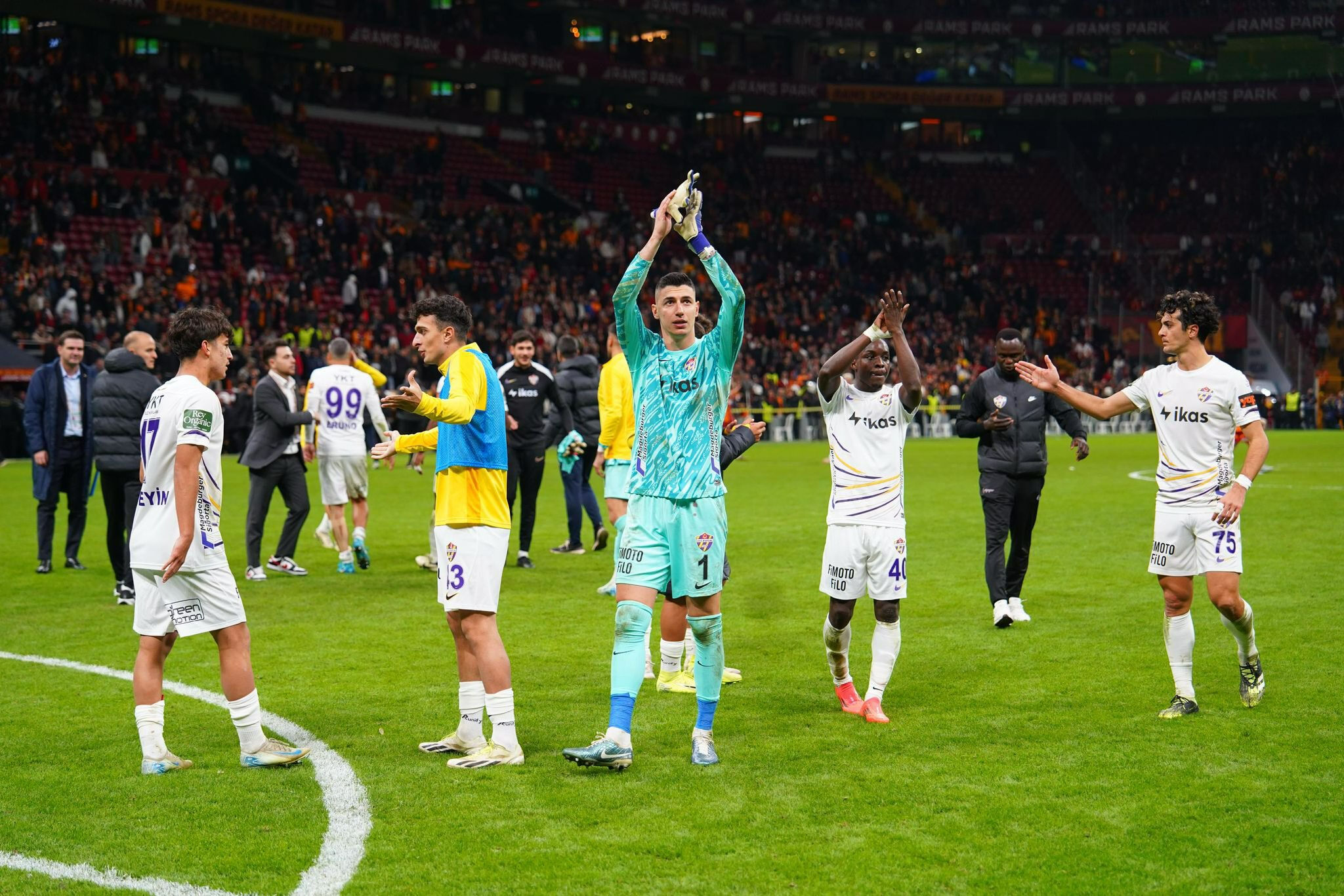 Galatasaray maçına damga vuran Berke Özer için çarpıcı sözler! "Muslera yerine al koy kaleye" - 5. Resim