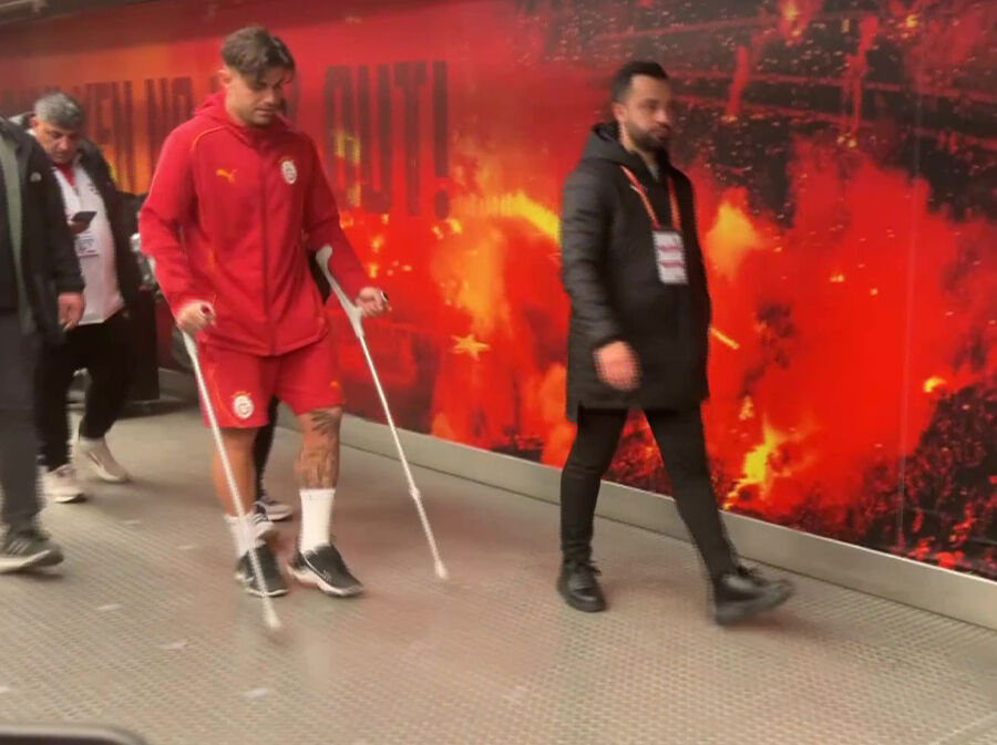 Galatasaray'a Abdülkerim Bardakcı'dan kötü haber! Eyüpspor maçında sakatlanmıştı... Galatasaray'a Abdülkerim Bardakcı'dan kötü haber! Eyüpspor maçında sakatlanmıştı... - 1. Resim